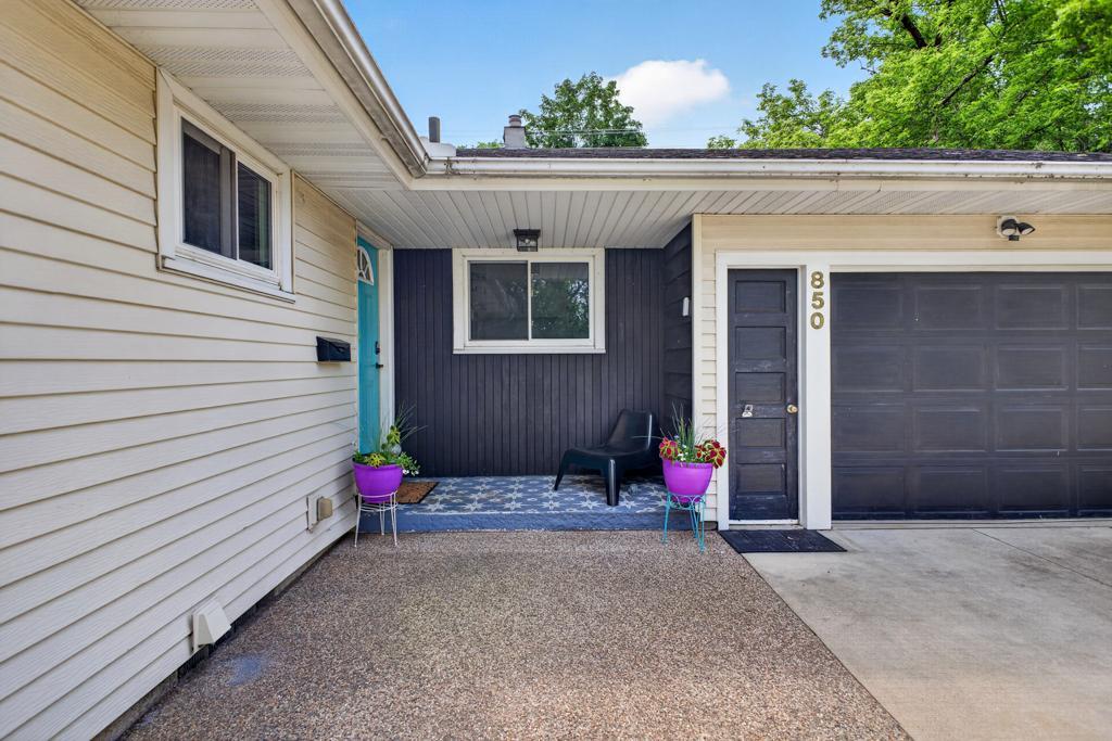 2nd image of 850 11 1/2 St Sw, Rochester, MN 55902 | MLS# 7092116