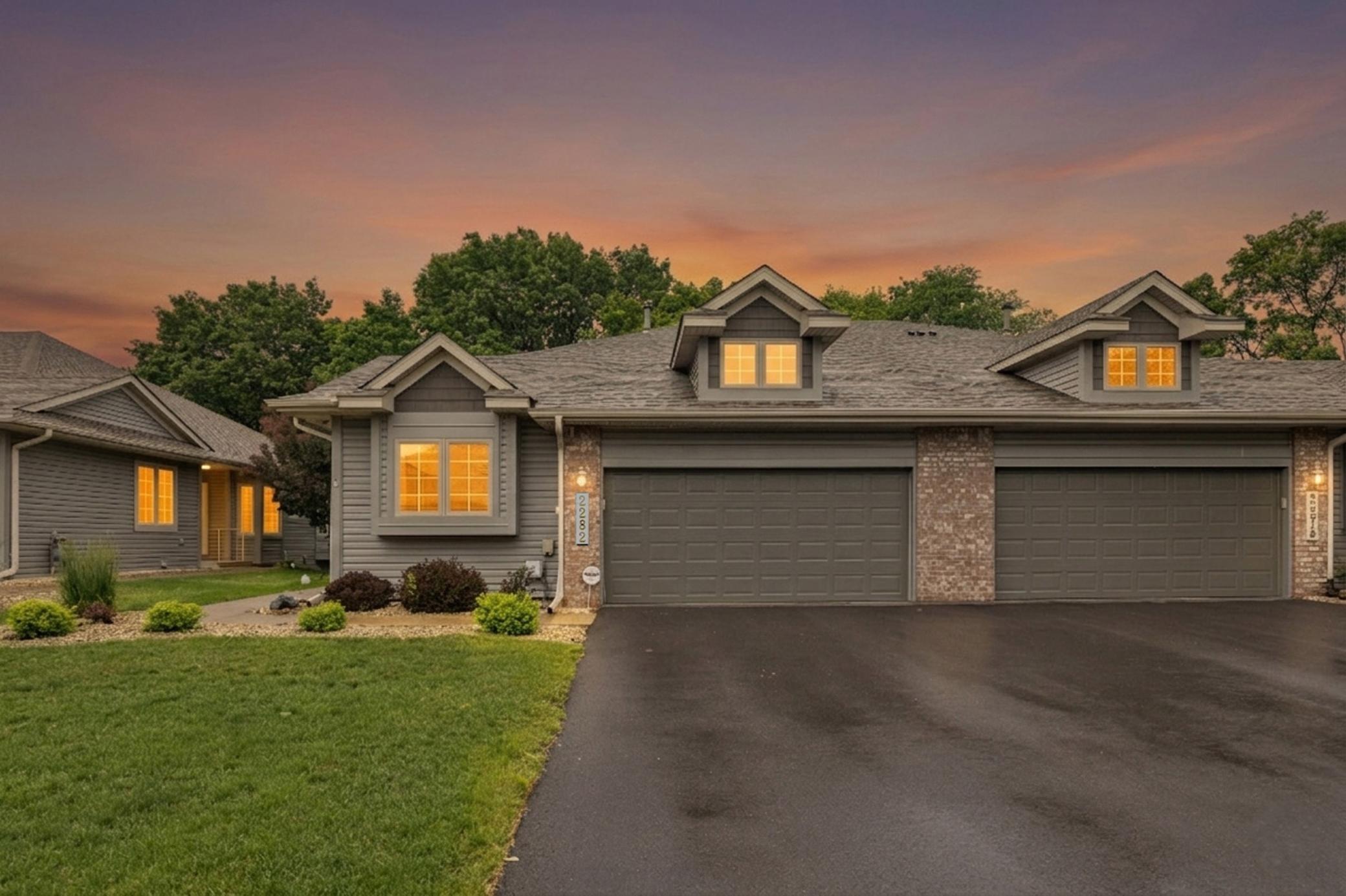 Homes for sale in Little Canada, MN | 2282 Stephani Ct, Little Canada, MN 55117 | MLS# 7092225