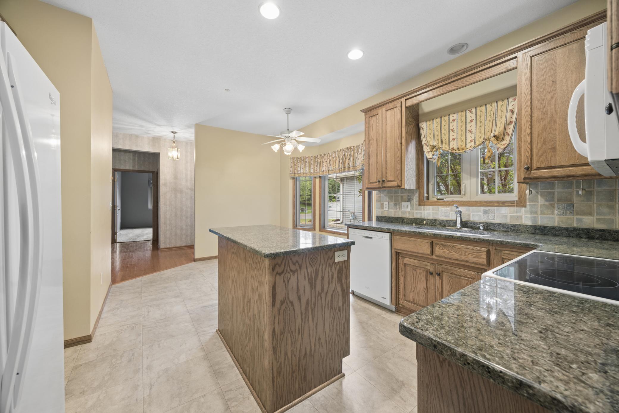 Homes for sale in Little Canada, MN | 2282 Stephani Ct, Little Canada, MN 55117 | MLS# 7092225