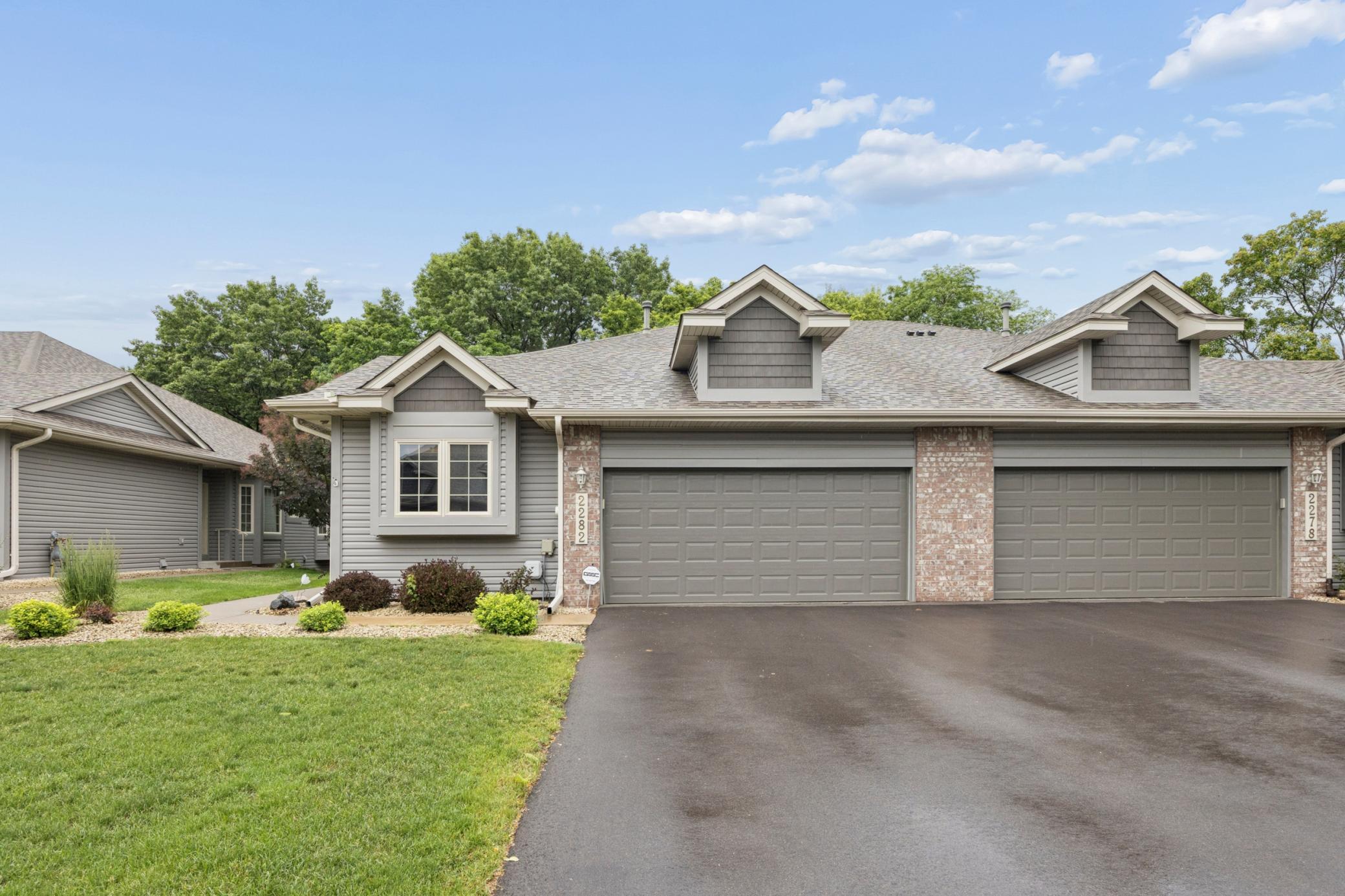Homes for sale in Little Canada, MN | 2282 Stephani Ct, Little Canada, MN 55117 | MLS# 7092225