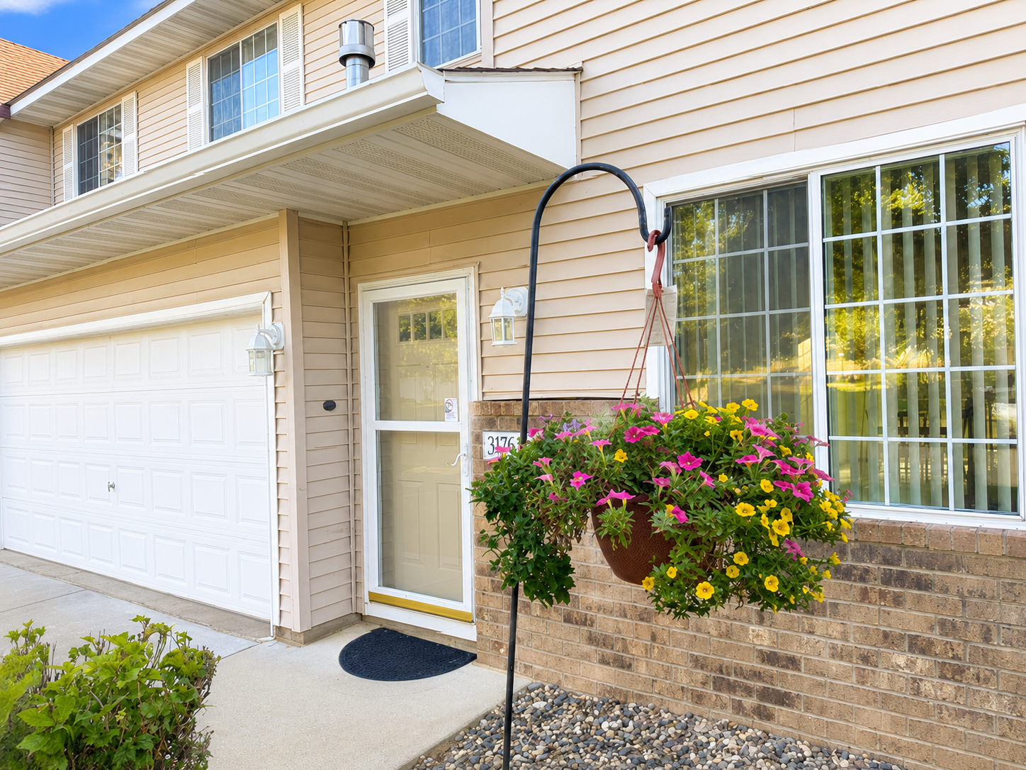 2nd image of 3176 Juniper Ln #E, Saint Paul, MN 55125 | MLS# 7092240
