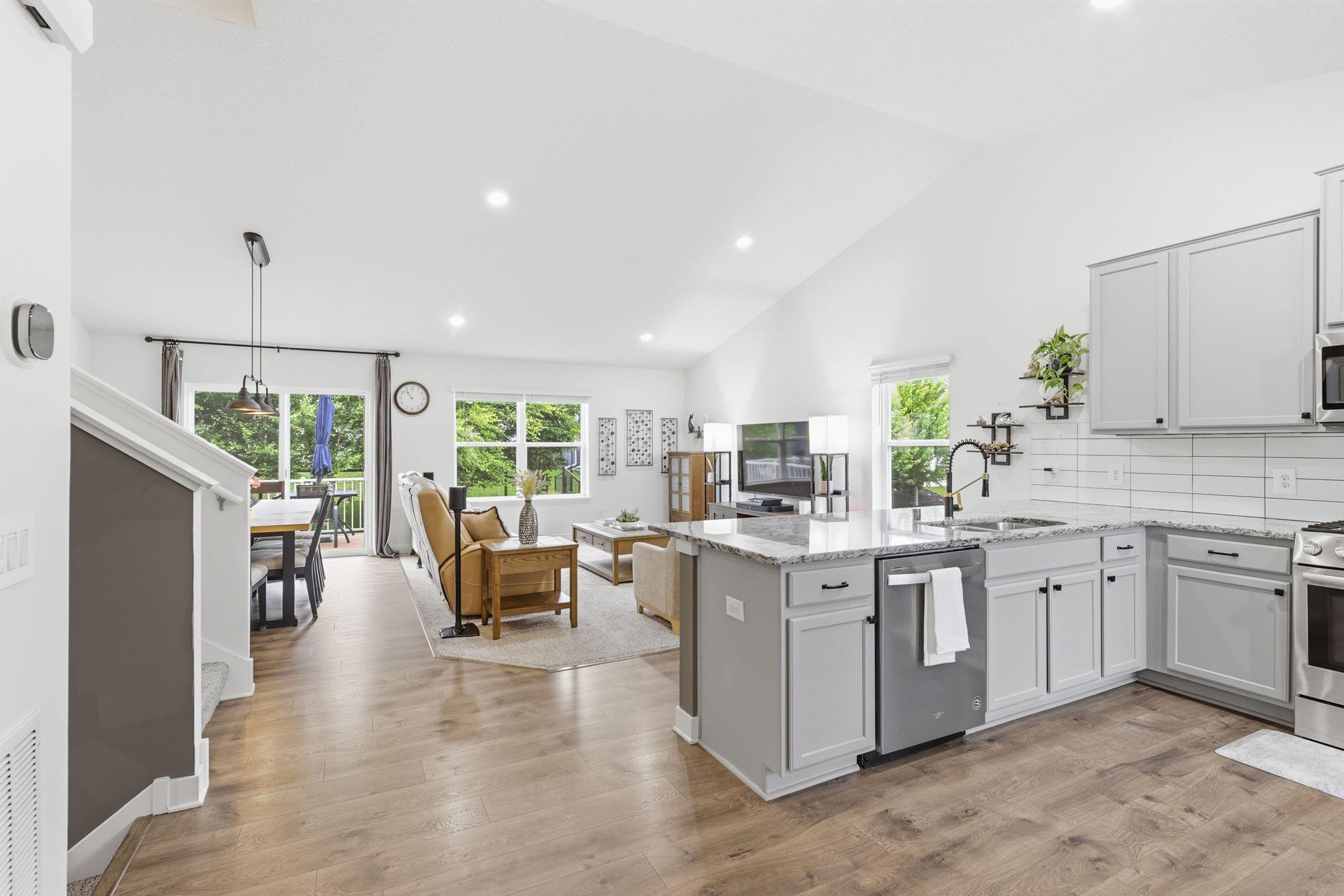 3rd image of 7765 205Th St W, Lakeville, MN 55044 | MLS# 7092331