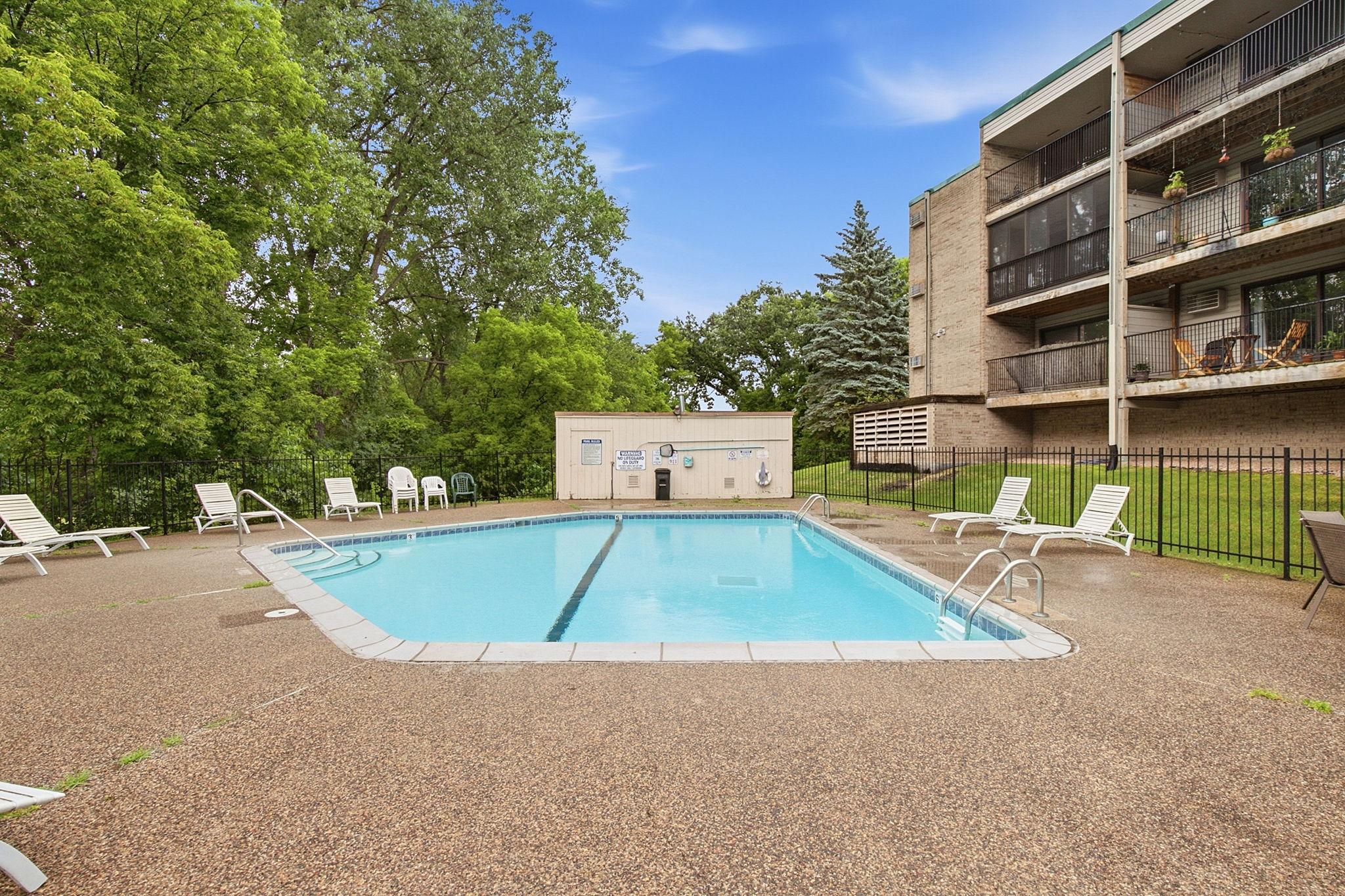 2nd image of 1871 Silver Bell Rd, Saint Paul, MN 55122