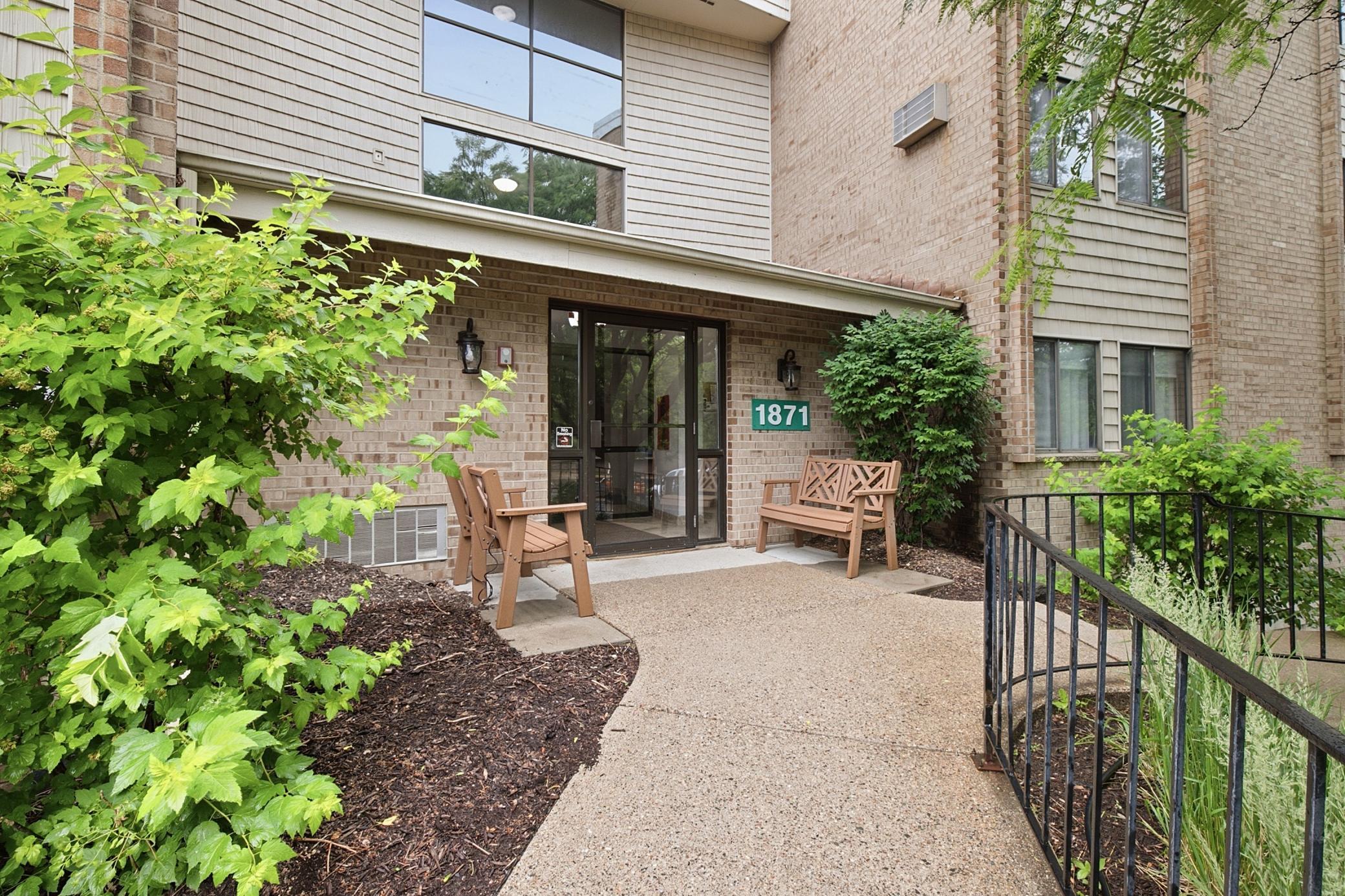 1st image of 1871 Silver Bell Rd #107, Saint Paul, MN 55122 | MLS# 7092665