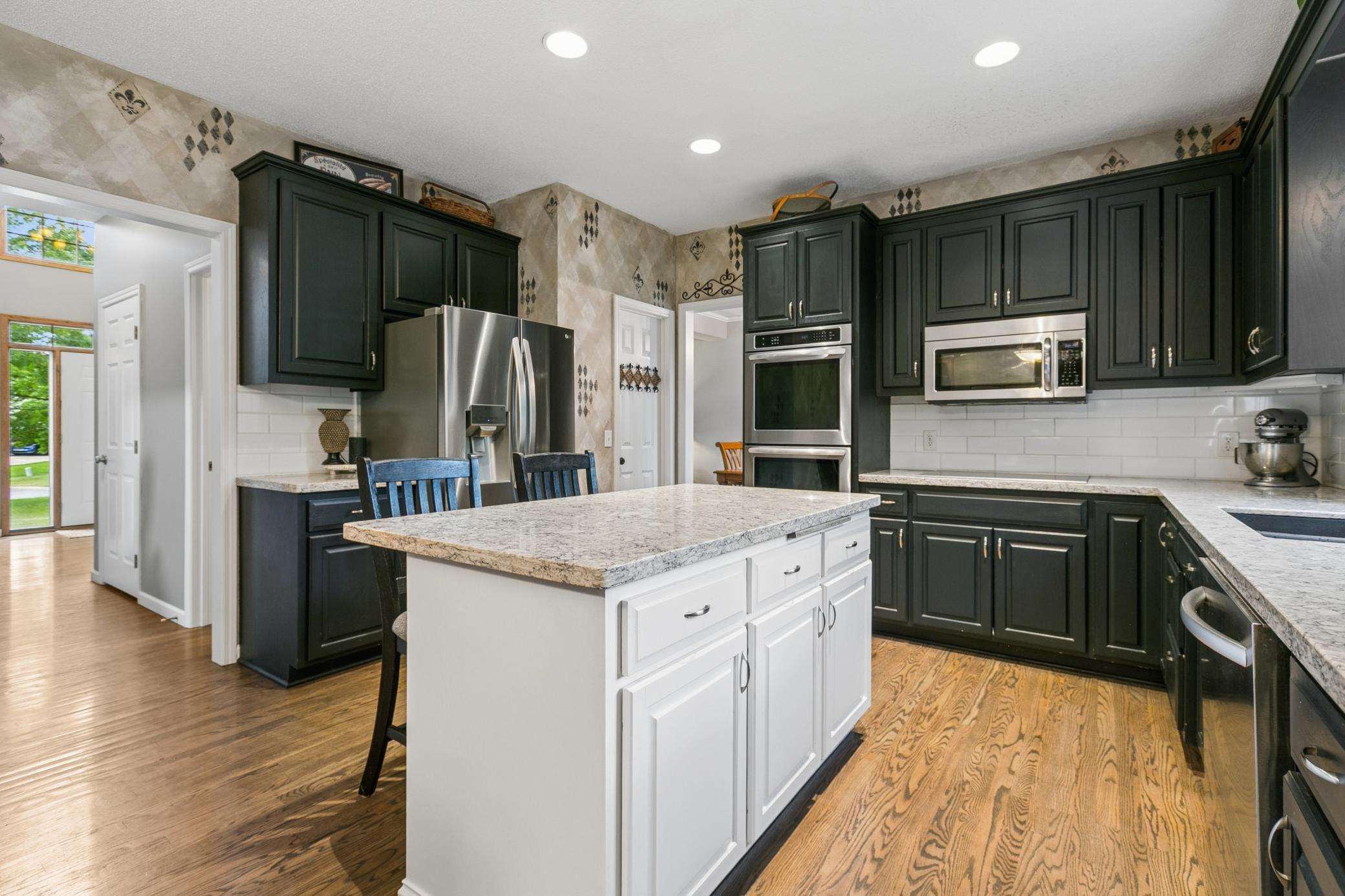 2nd image of 3588 Commonwealth Bay, Saint Paul, MN 55125 | MLS# 7092854
