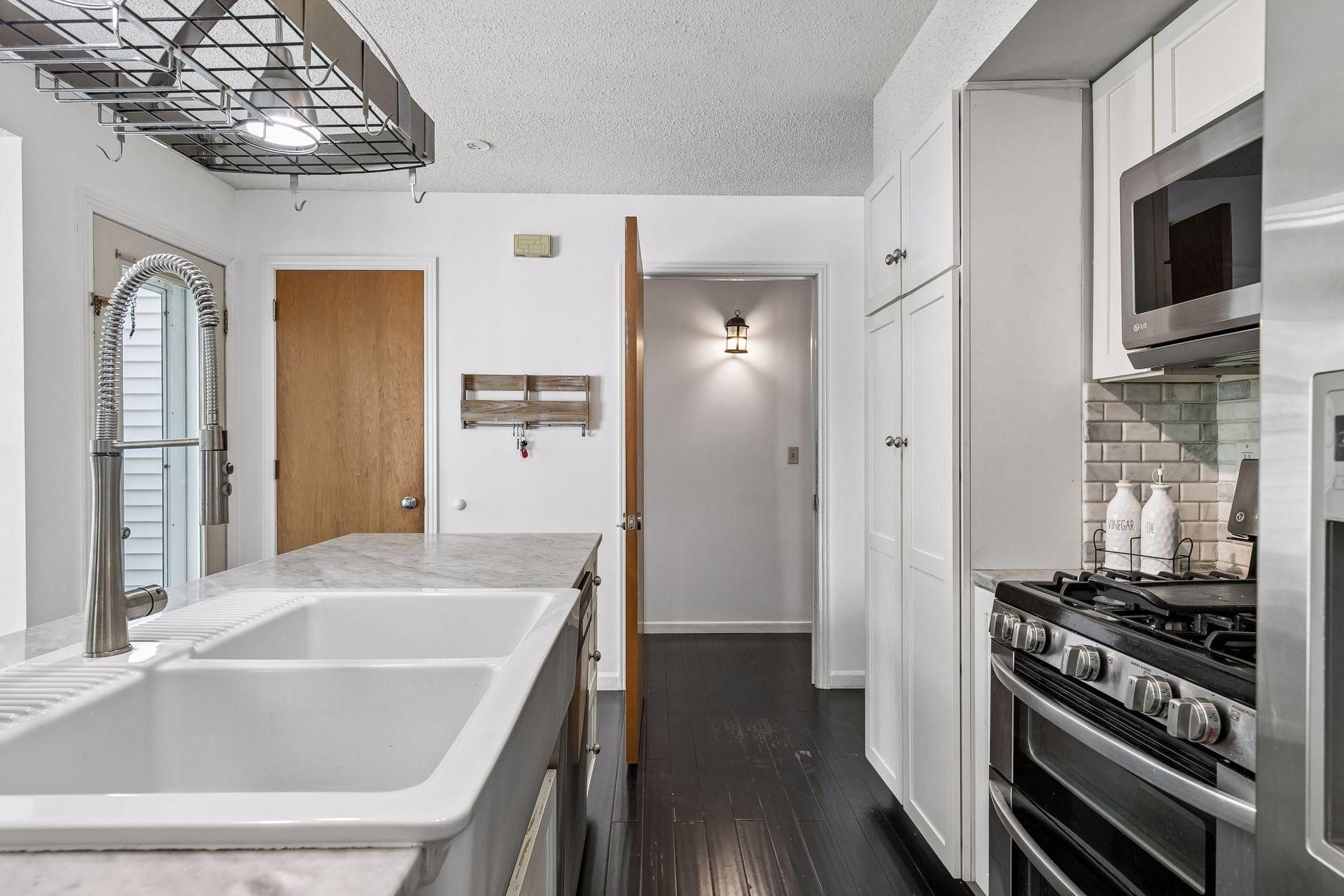 4th image of 925 Dartmouth Ave Se, Minneapolis, MN 55414 | MLS# 7092880