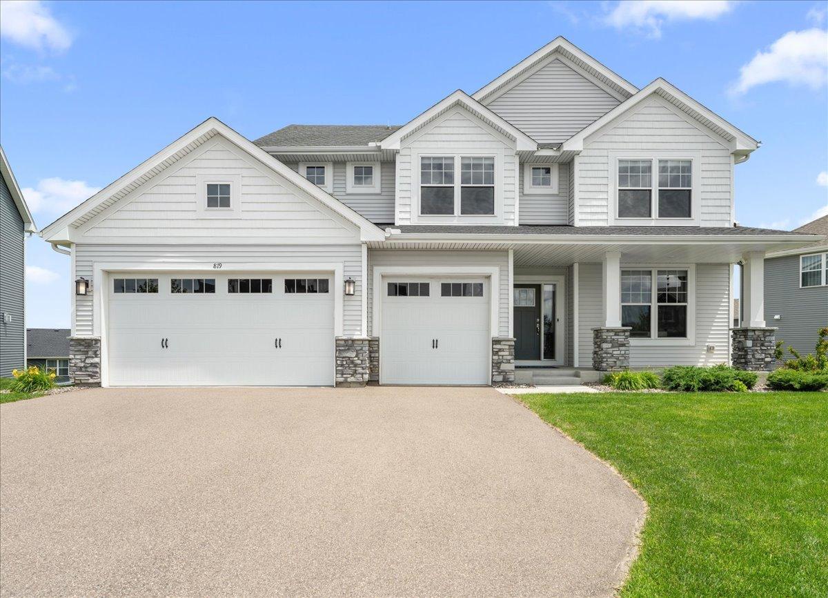 1st image of 819 Spancil Hill Vw, Saint Paul, MN 55129 | MLS# 7093180