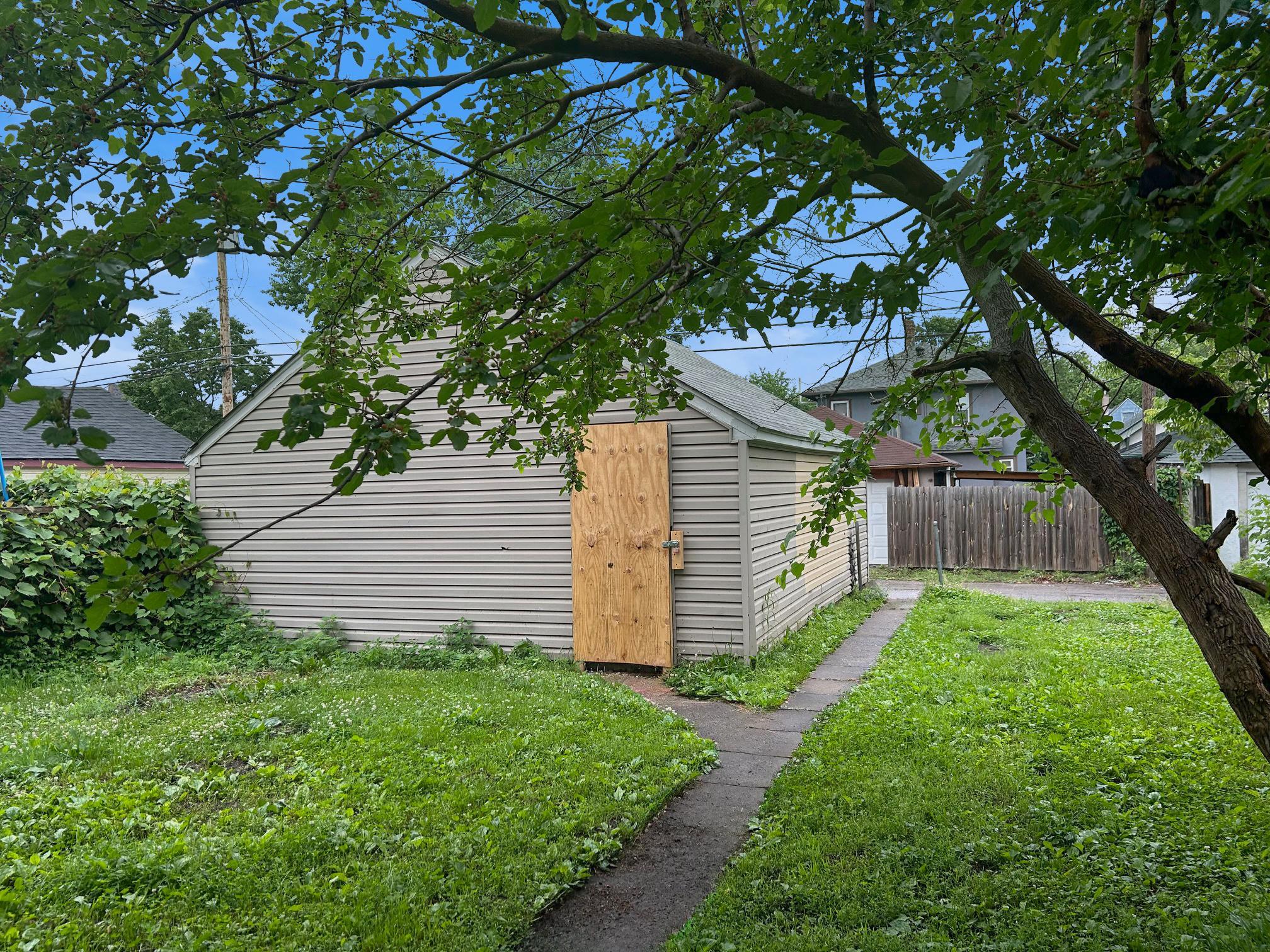 2nd image of 719 Sherburne Ave, Saint Paul, MN 55104 | MLS# 7093379