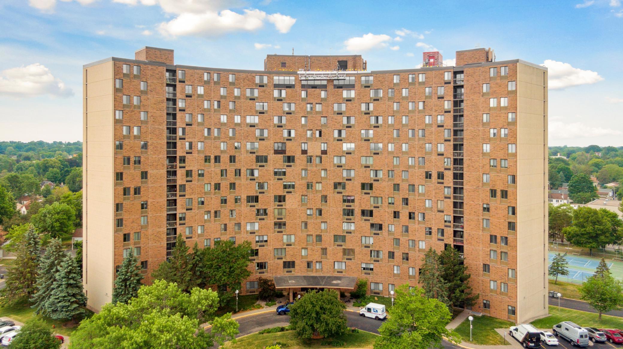 Homes for sale in Saint Paul, MN | 1181 Edgcumbe Rd #814, Saint Paul, MN 55105 | MLS# 7094028