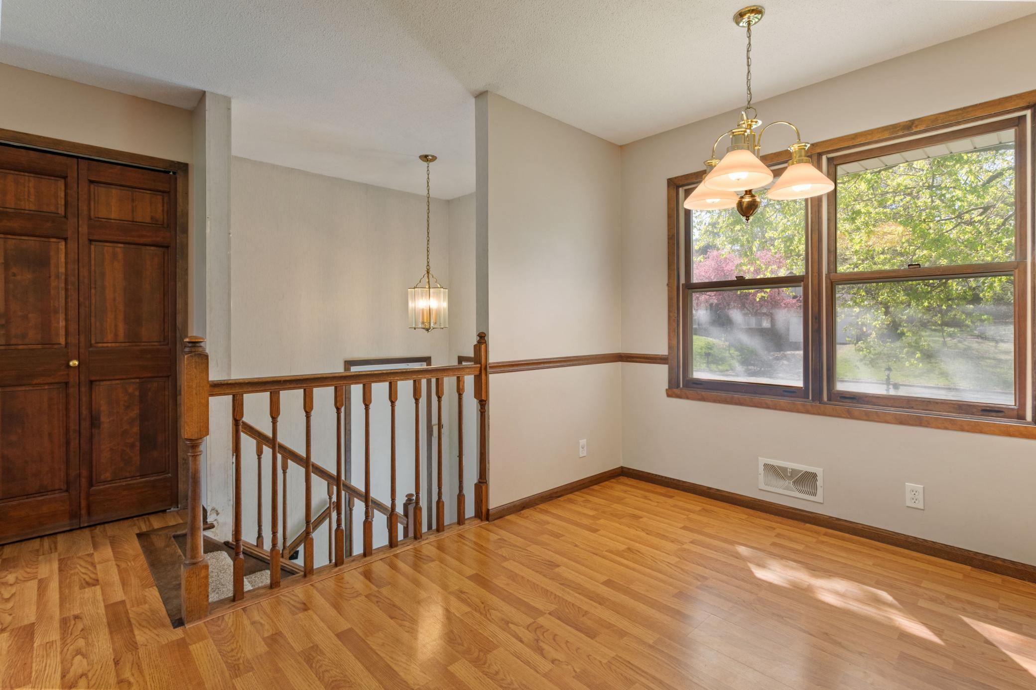 3rd image of 1559 Mccarthy Rd, Saint Paul, MN 55121 | MLS# 7094113