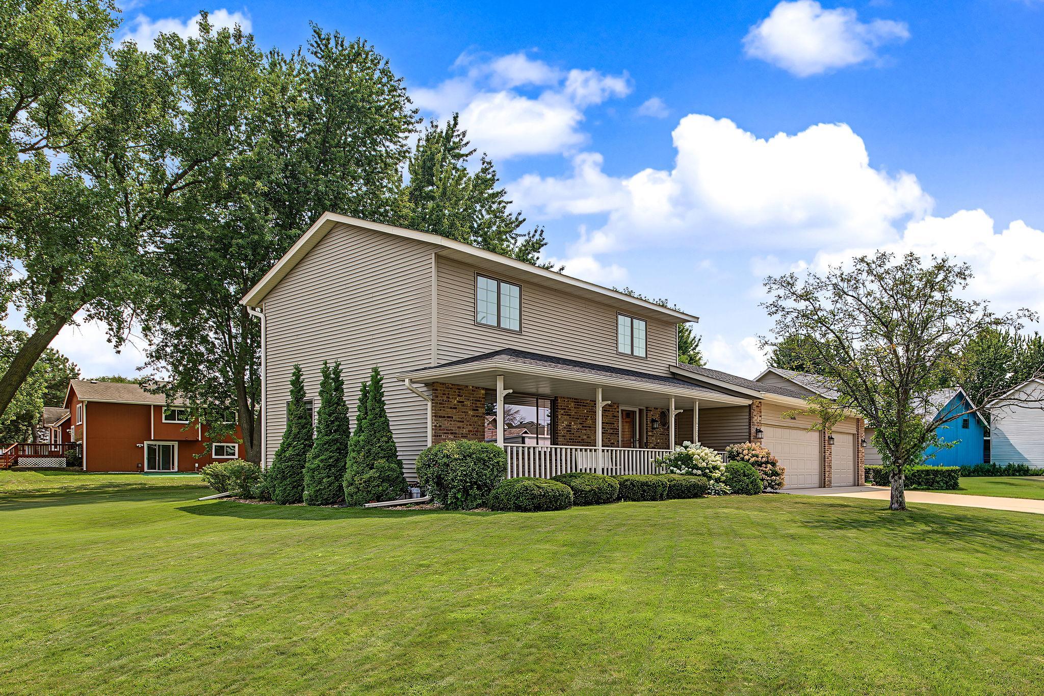 1st image of 16205 Logarto Ln, Lakeville, MN 55044 | MLS# 7094126