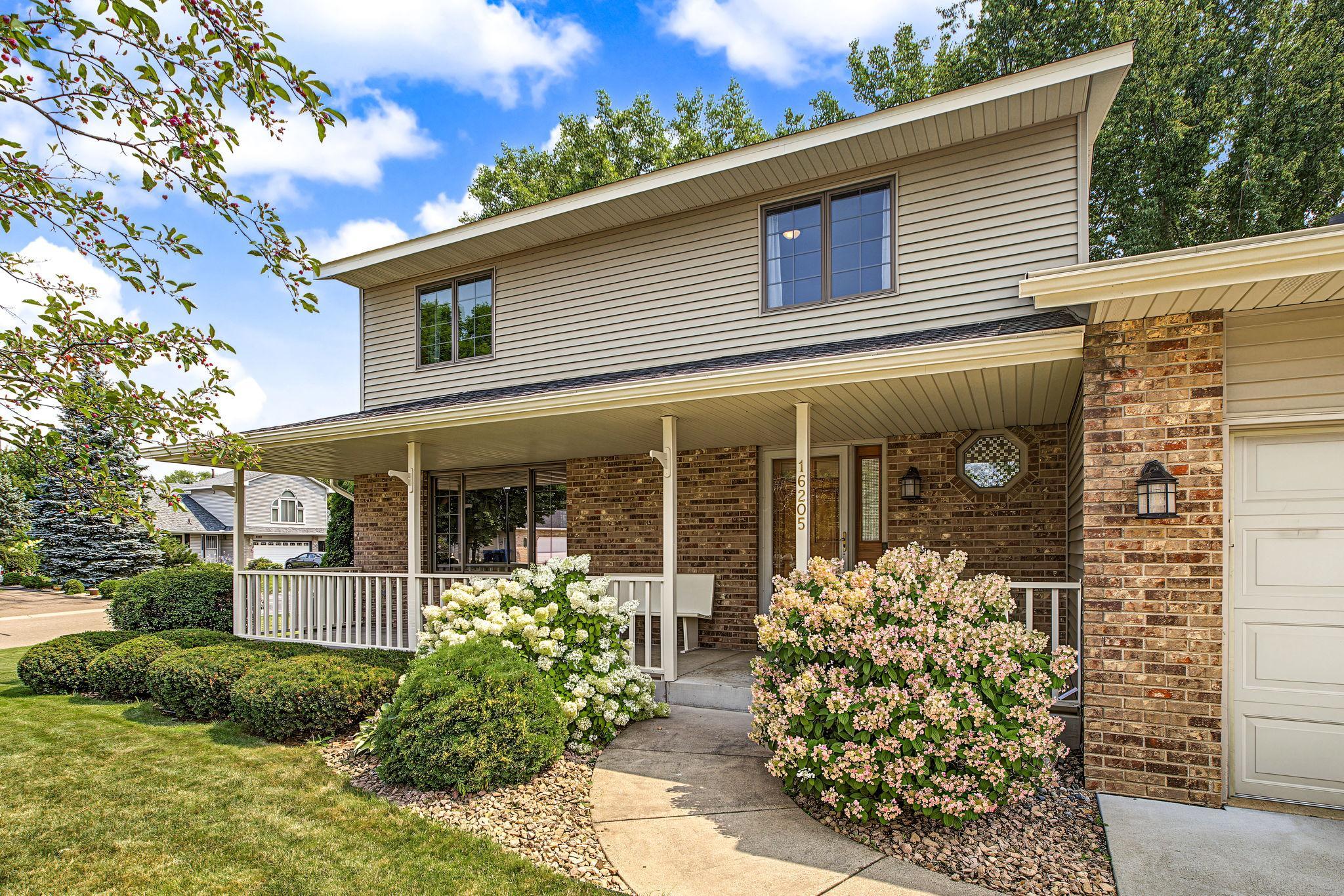 3rd image of 16205 Logarto Ln, Lakeville, MN 55044 | MLS# 7094126