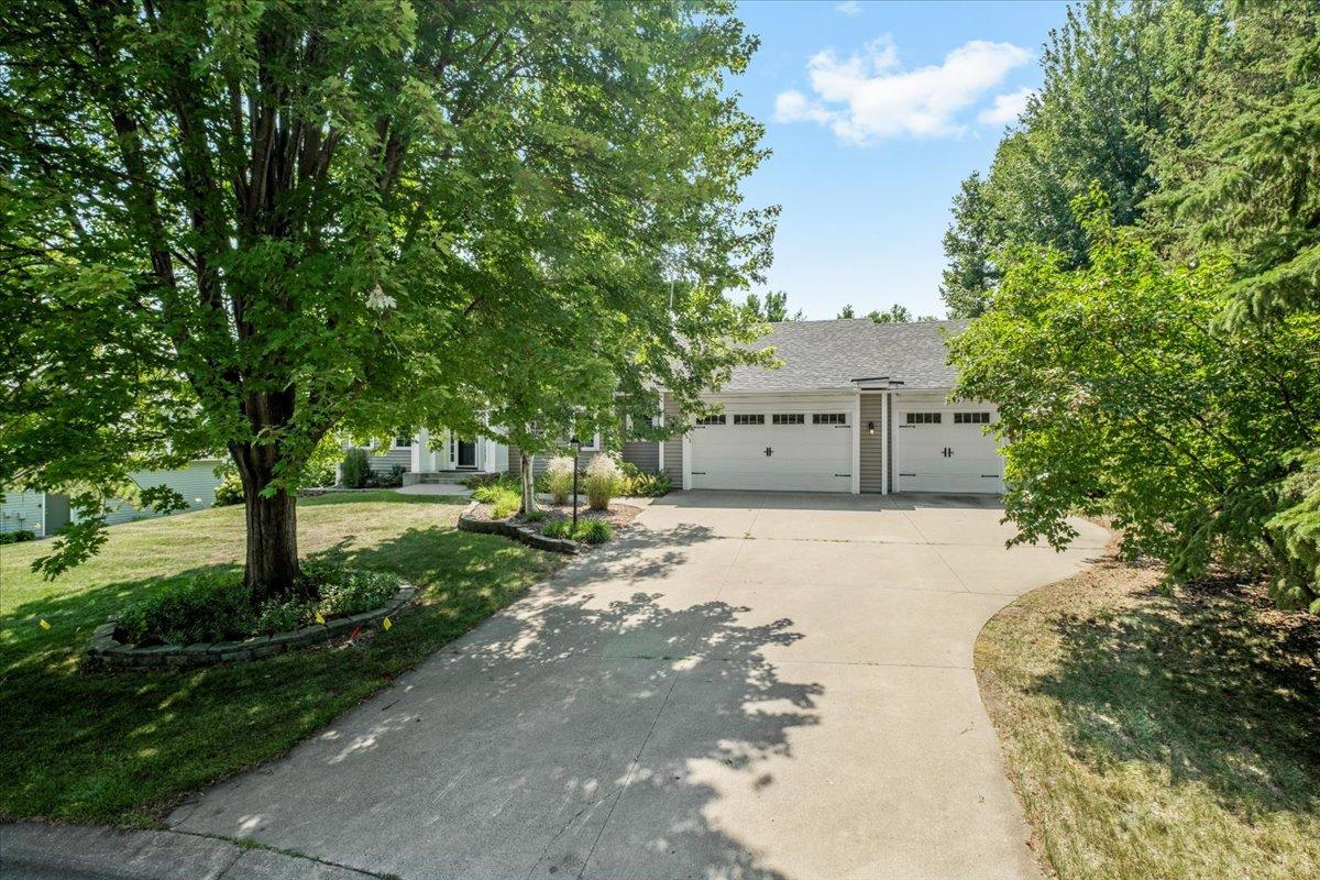 2nd image of 794 Interlachen Draw, Saint Paul, MN 55125 | MLS# 7094224