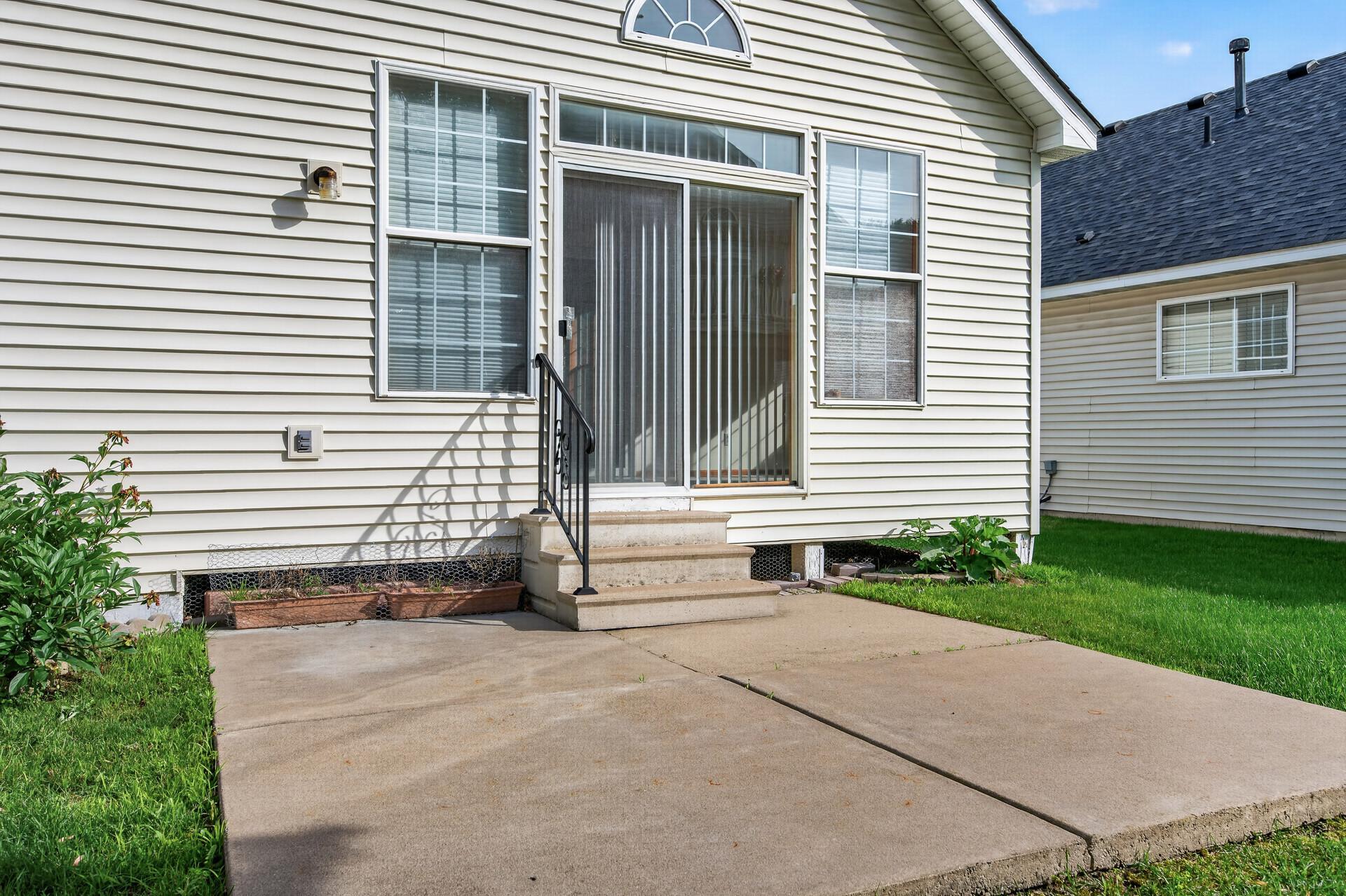 4th image of 442 Meadowood Ln, Burnsville, MN 55337 | MLS# 7094293