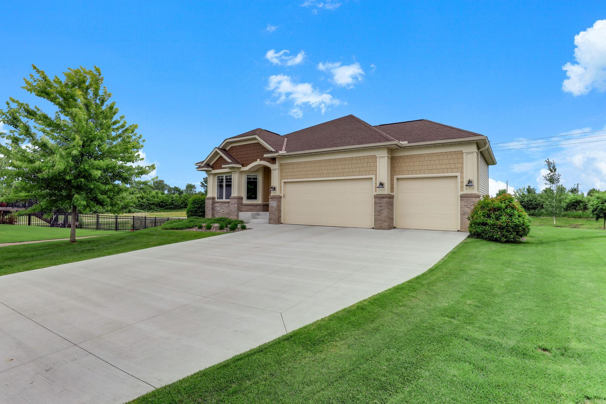 2nd image of 9937 8th St N, Lake Elmo, MN 55042 | MLS# 7094699