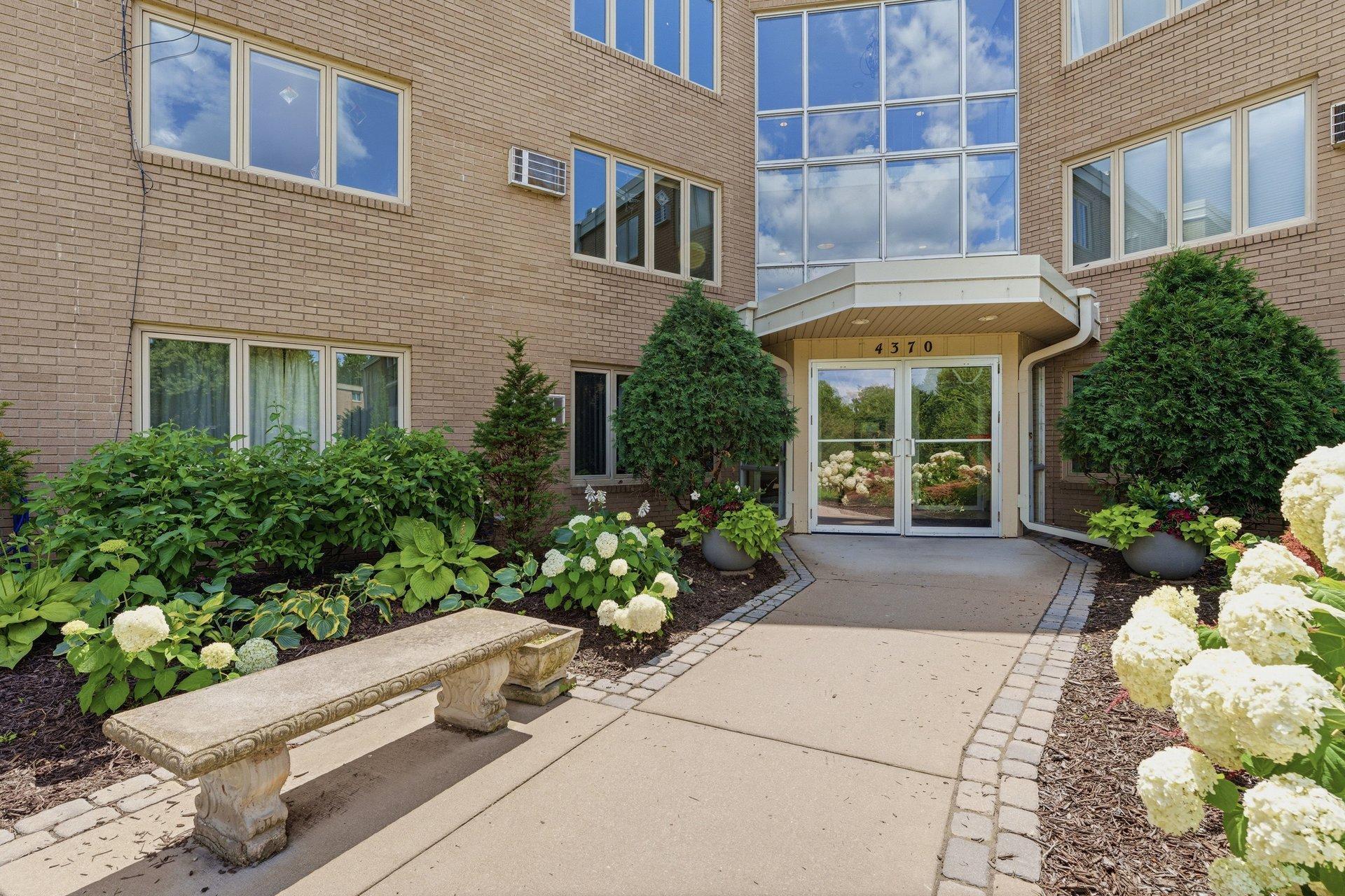 30th image of 4370 Brookside Ct #302, Minneapolis, MN 55436 | MLS# 7095022