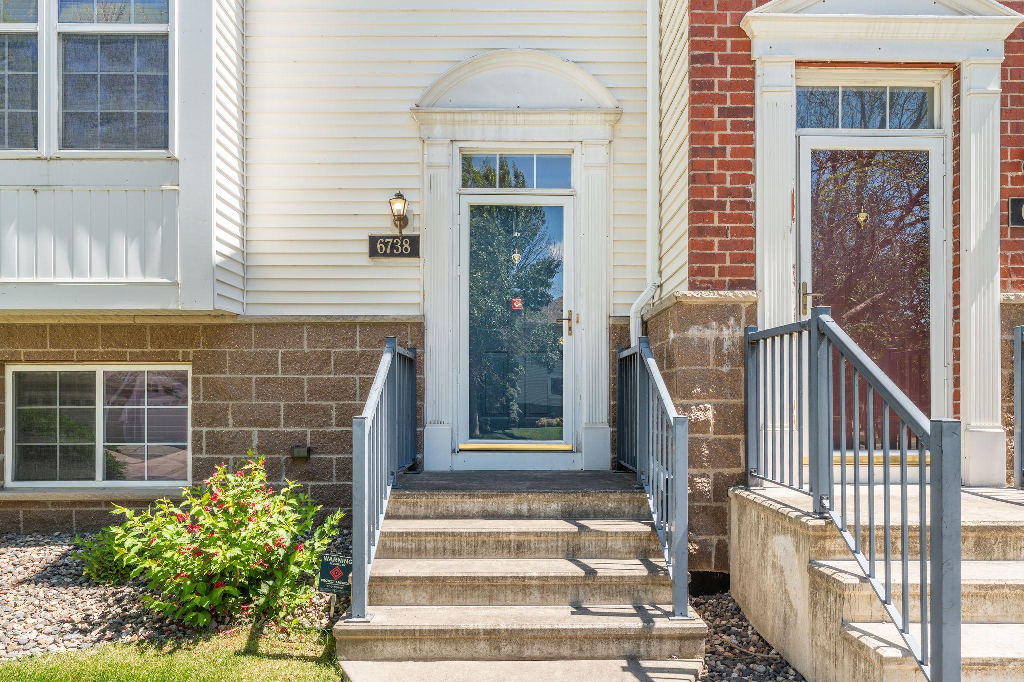 2nd image of 6738 158th St W, Saint Paul, MN 55124 | MLS# 7095117