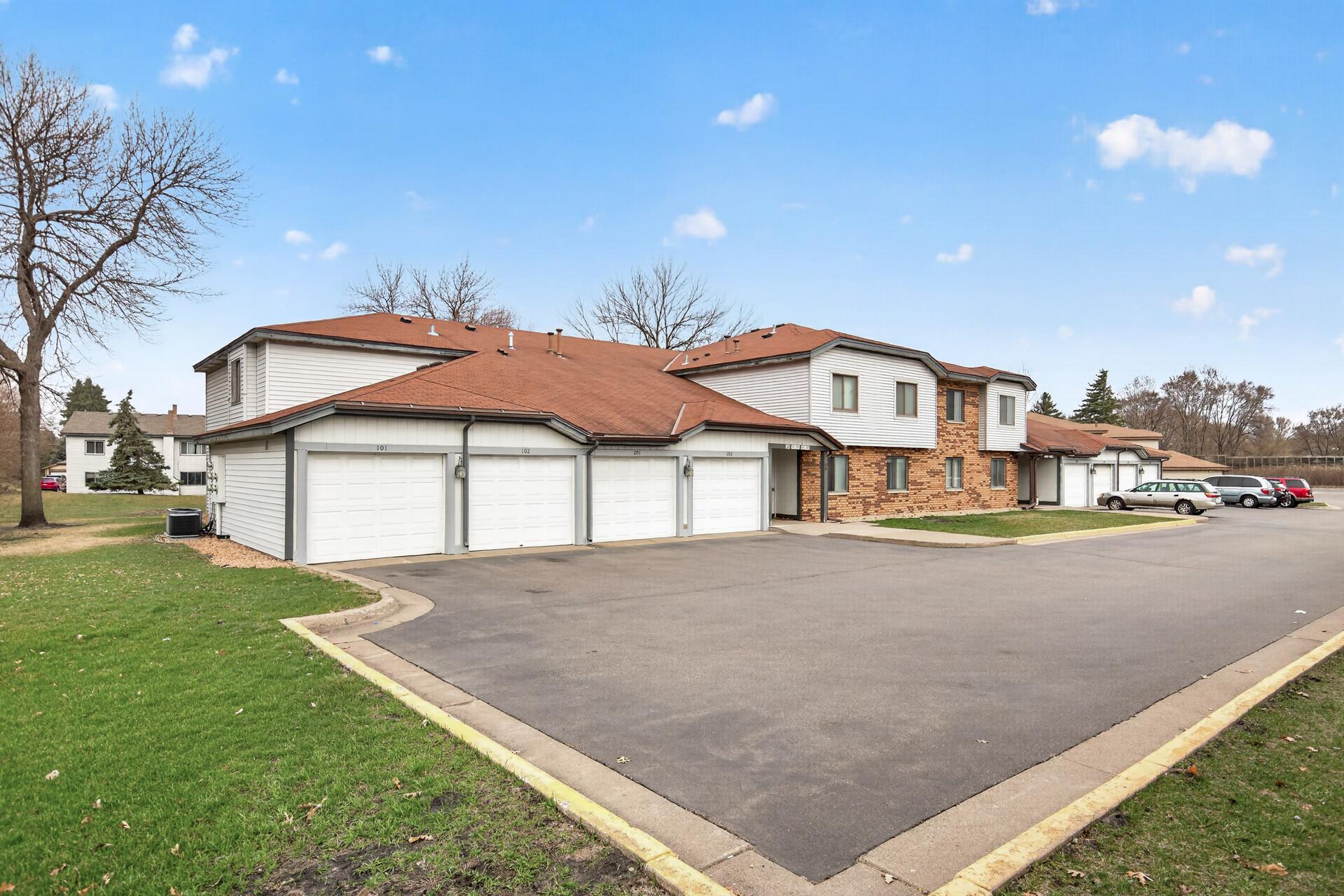 Homes for sale in Coon Rapids, MN | 20 94th Cir Nw #203NW, Coon Rapids, MN 55448 | MLS# 7095127