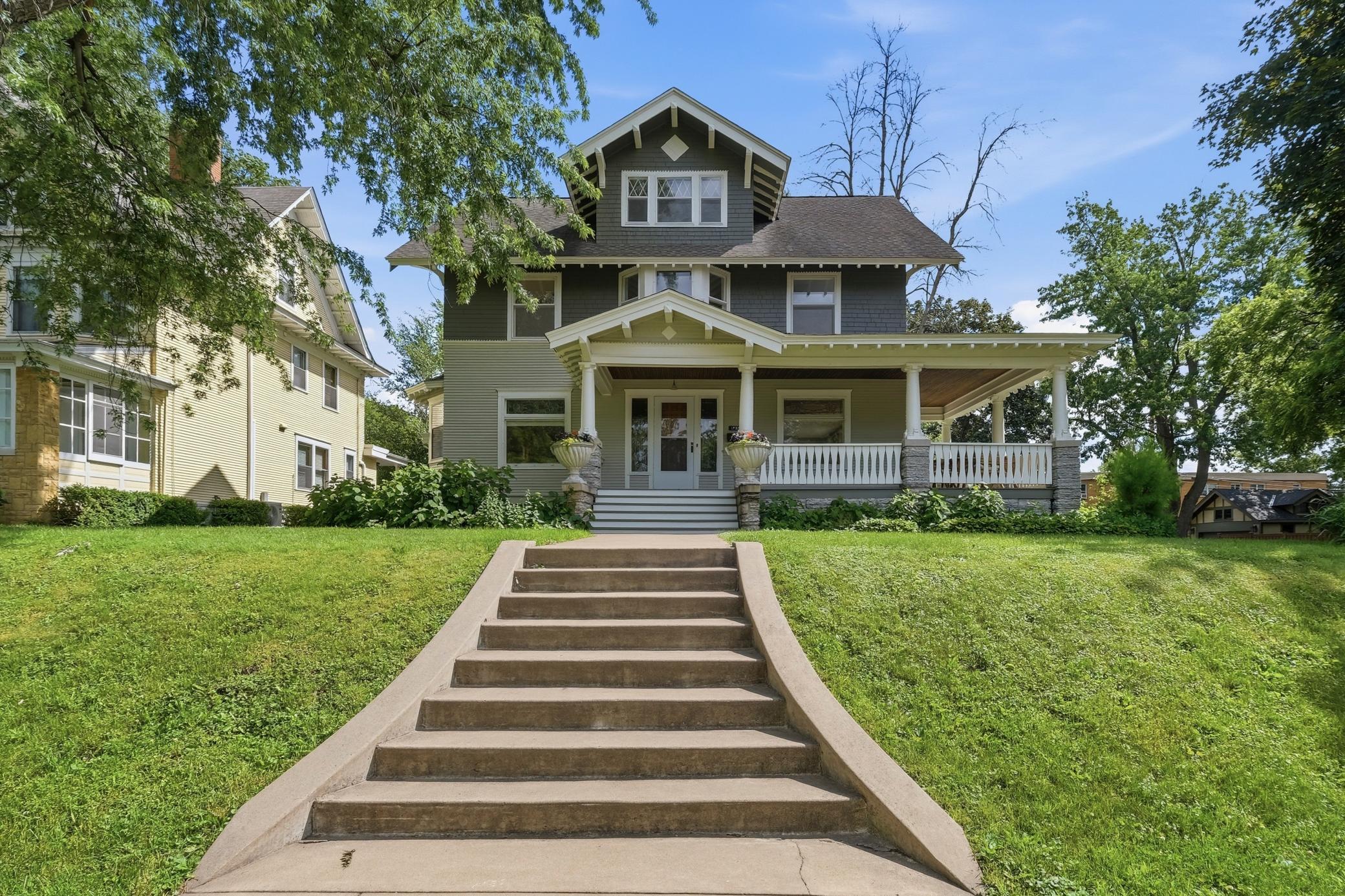 2nd image of 1732 Summit Ave, Saint Paul, MN 55105 | MLS# 7095443