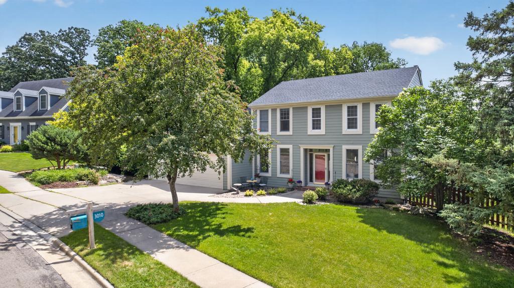 2nd image of 3010 Fox Valley Dr Sw, Rochester, MN 55902 | MLS# 7095446