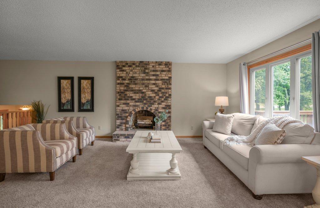2nd image of 10221 Jeffery Ln, Rogers, MN 55374 | MLS# 7095478