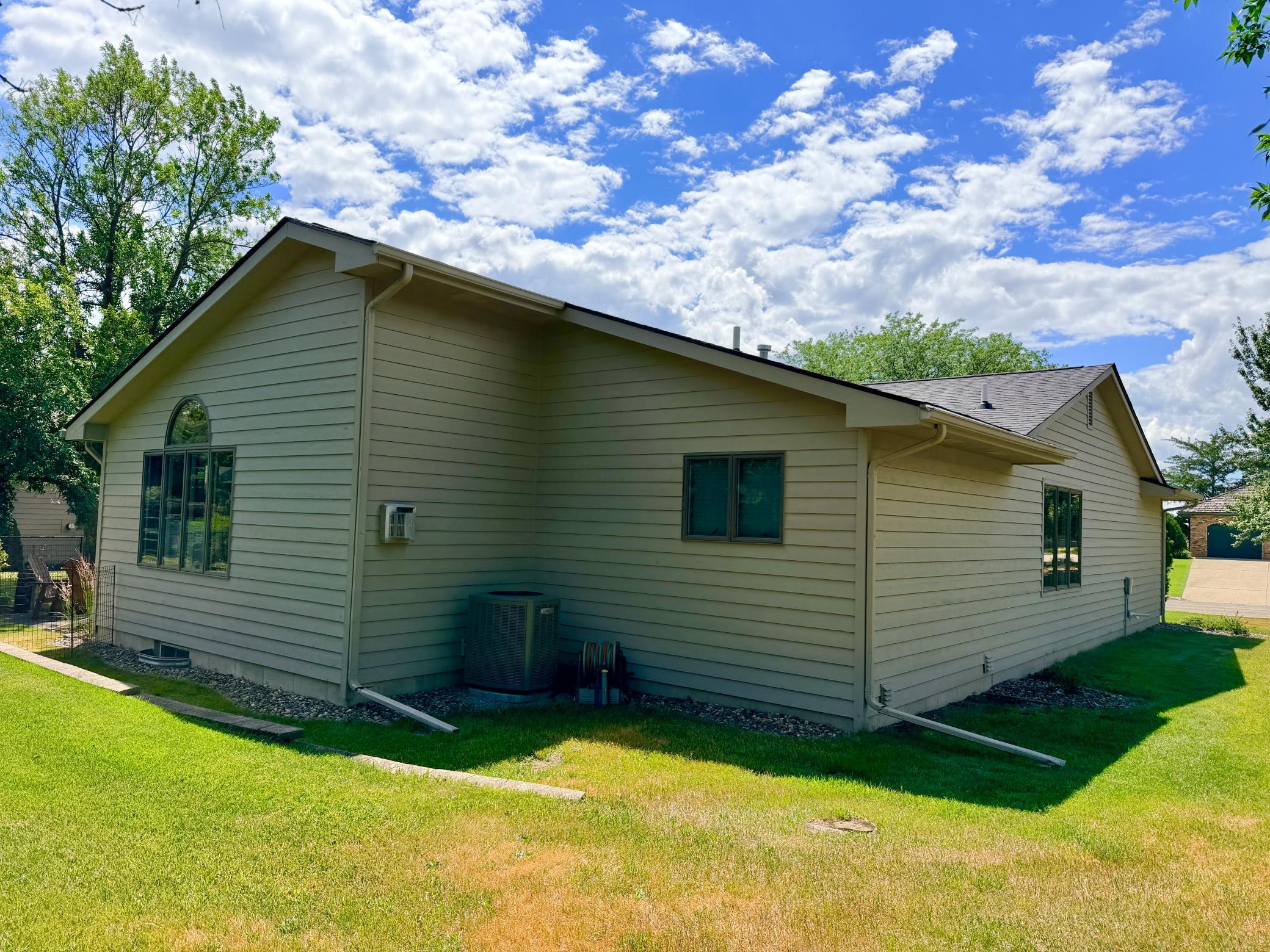 58th image of 437 Crescent Dr, Albert Lea, MN 56007 | MLS# 7095534