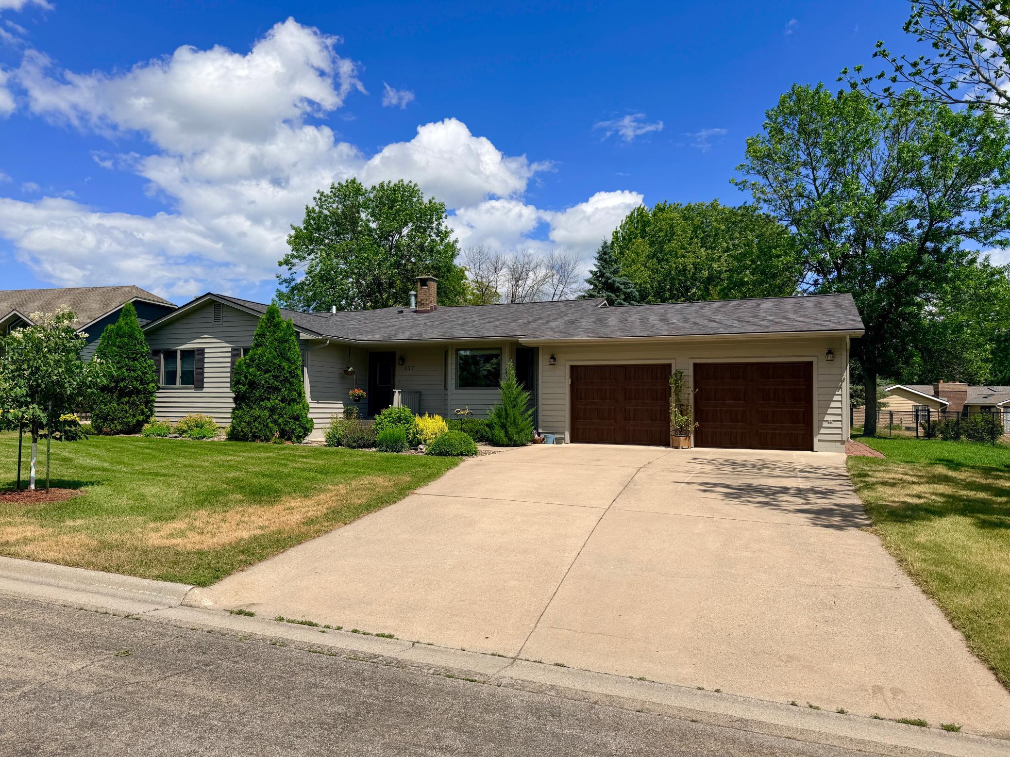1st image of 437 Crescent Dr, Albert Lea, MN 56007 | MLS# 7095534