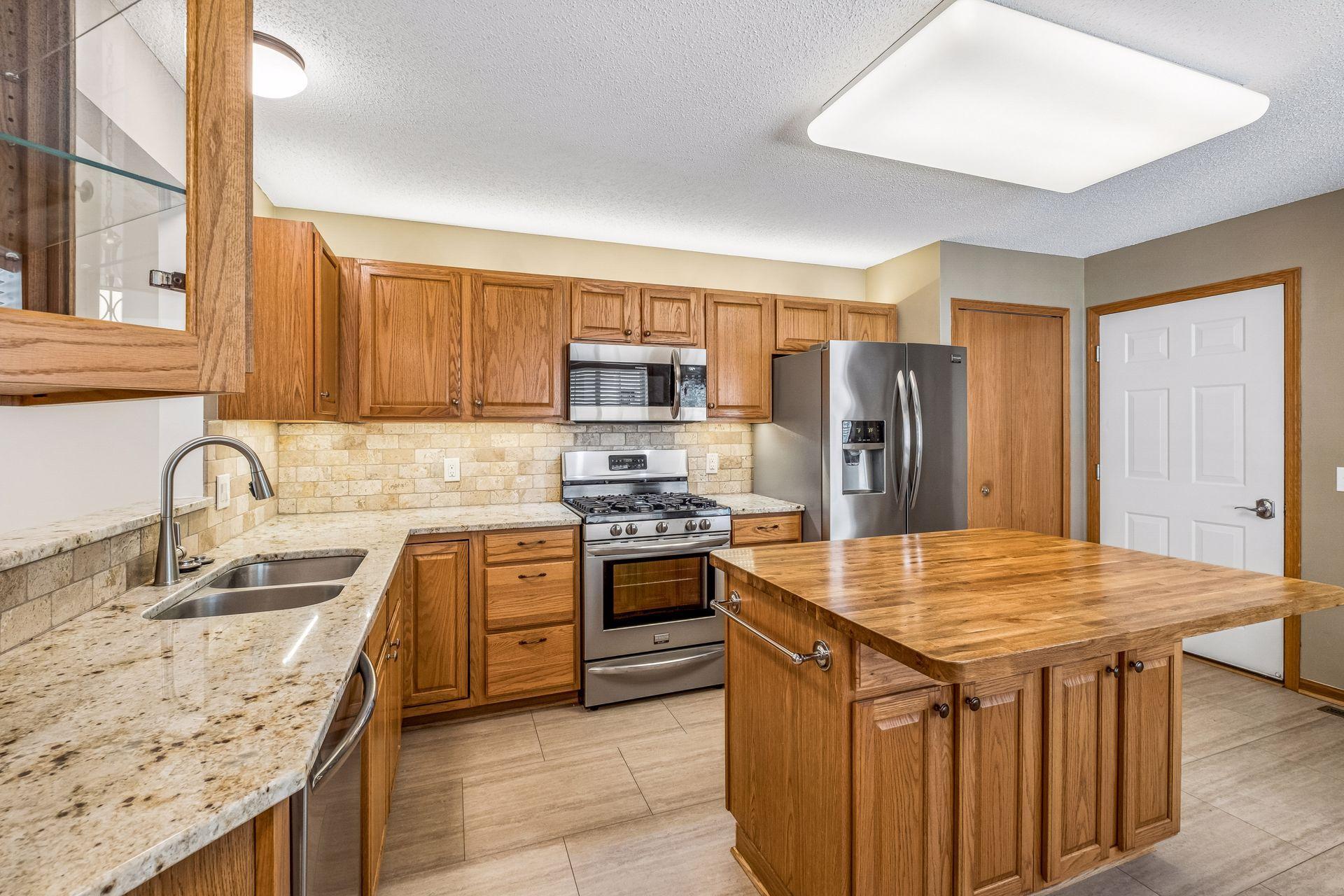 5th image of 18716 Kalmar Ct, Lakeville, MN 55044 | MLS# 7095624