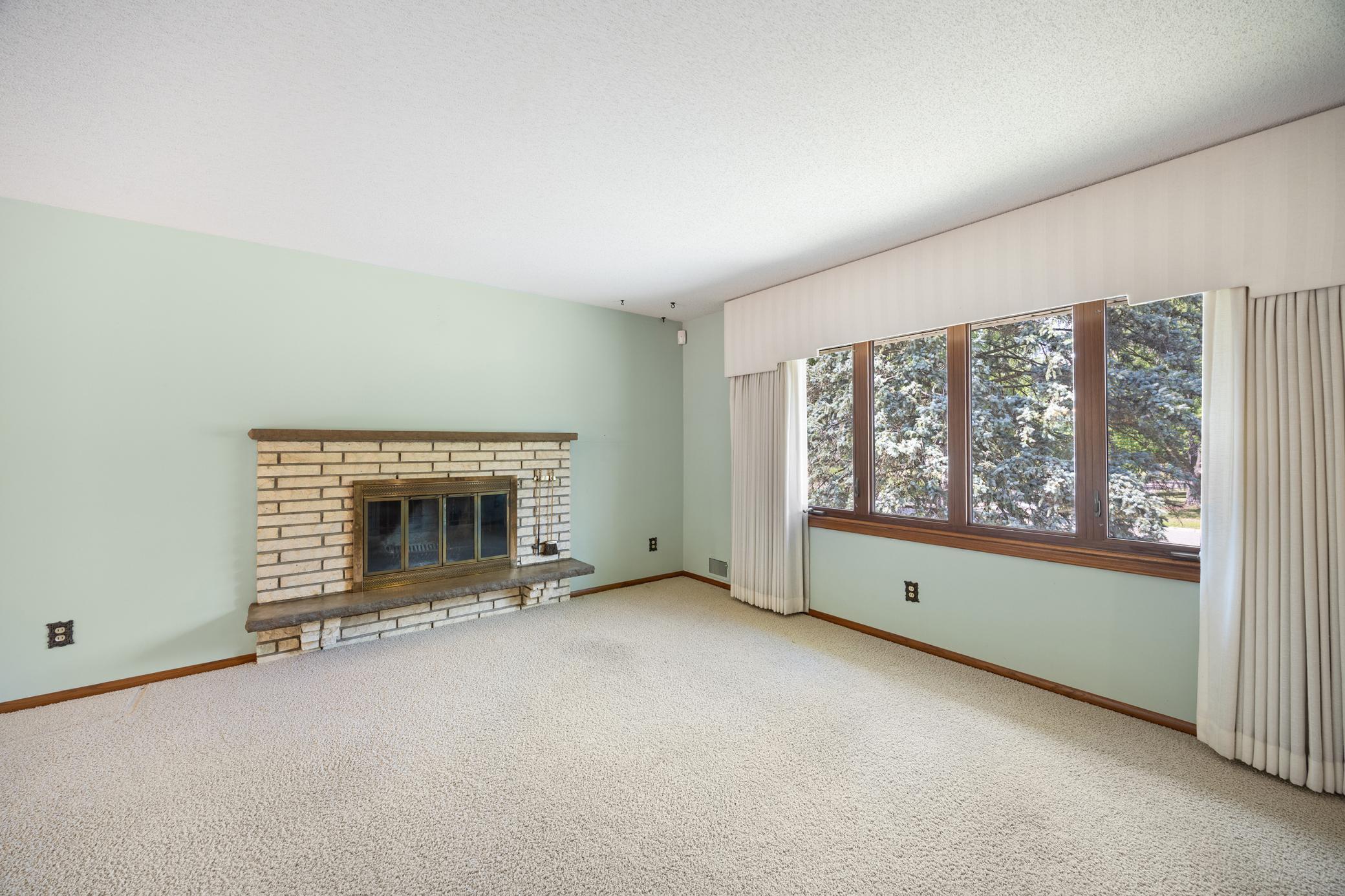 2nd image of 3830 Idaho Ave N, Crystal, MN 55427 | MLS# 7095745