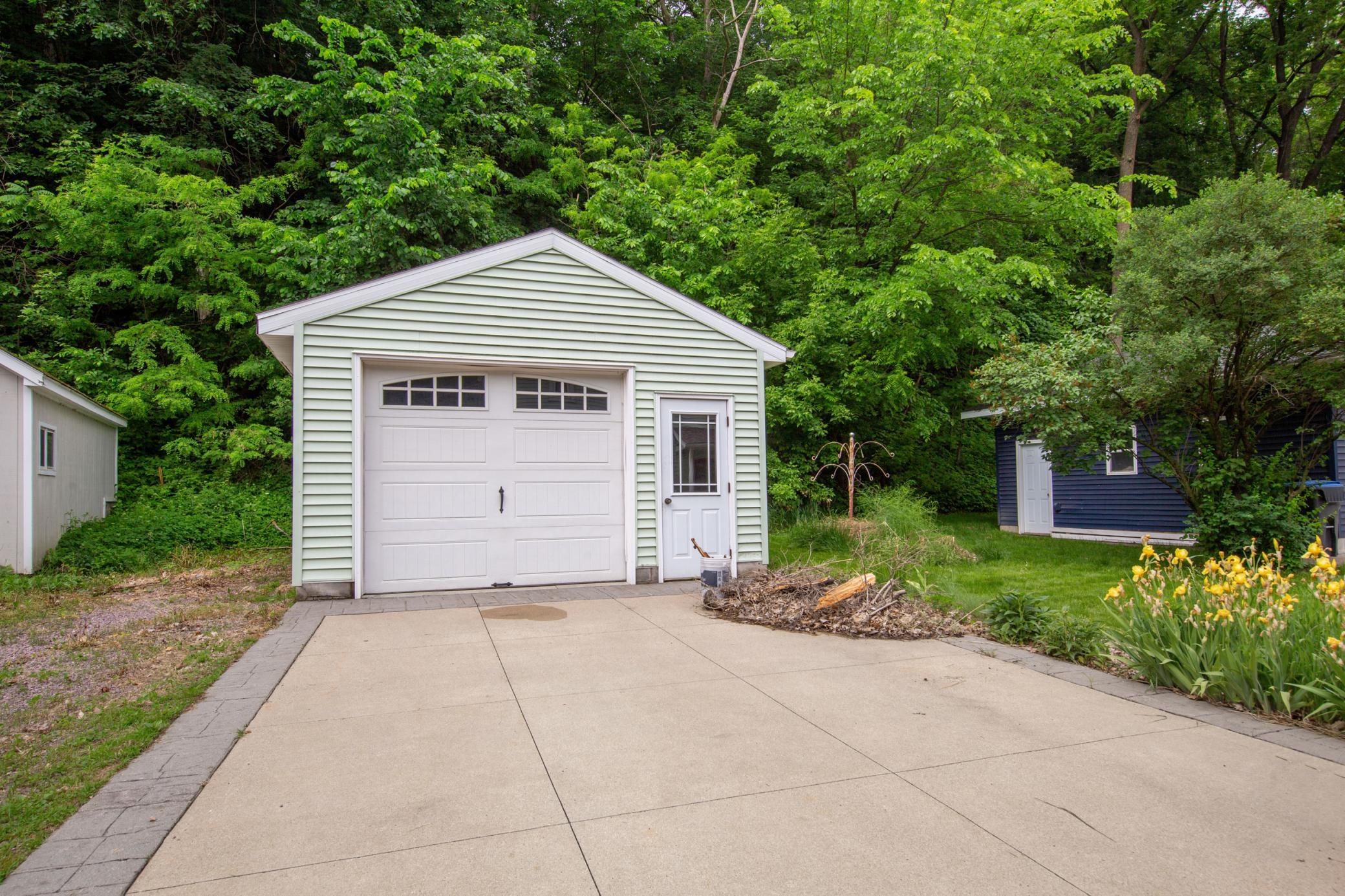 3rd image of 413 Glenwood Ave, Mankato, MN 56001 | MLS# 7095807
