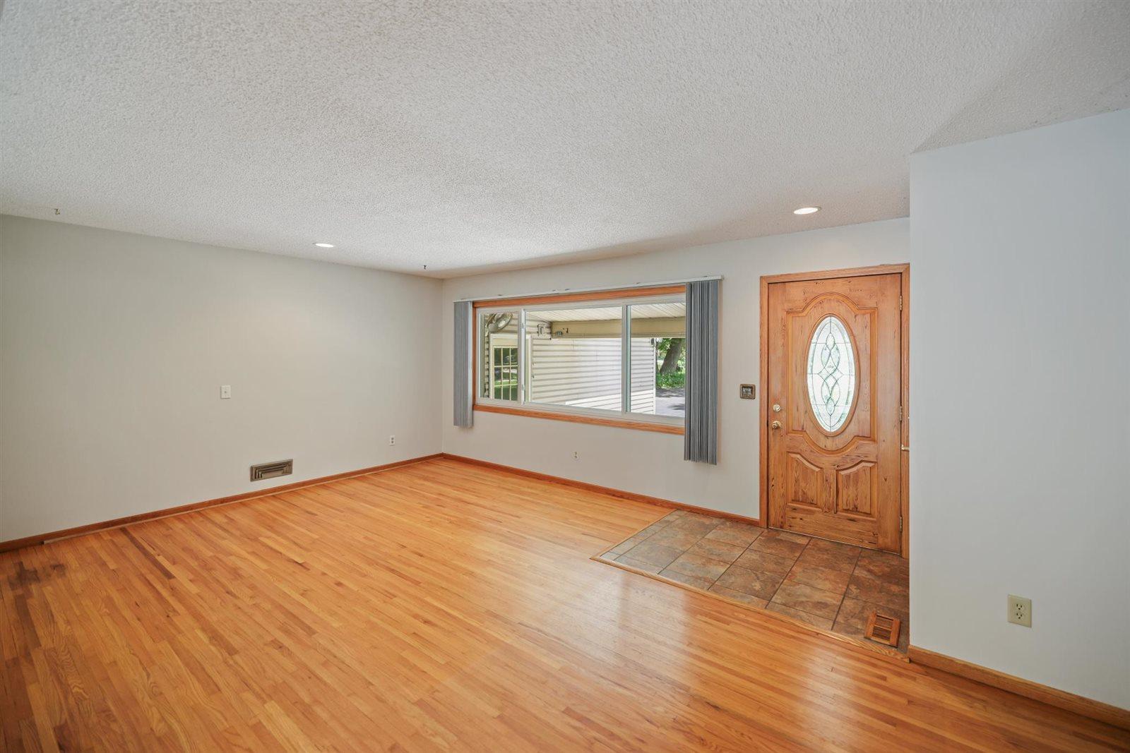 Homes for sale in Mounds View, MN | 8378 Groveland Rd, Mounds View, MN 55112 | MLS# 7095908