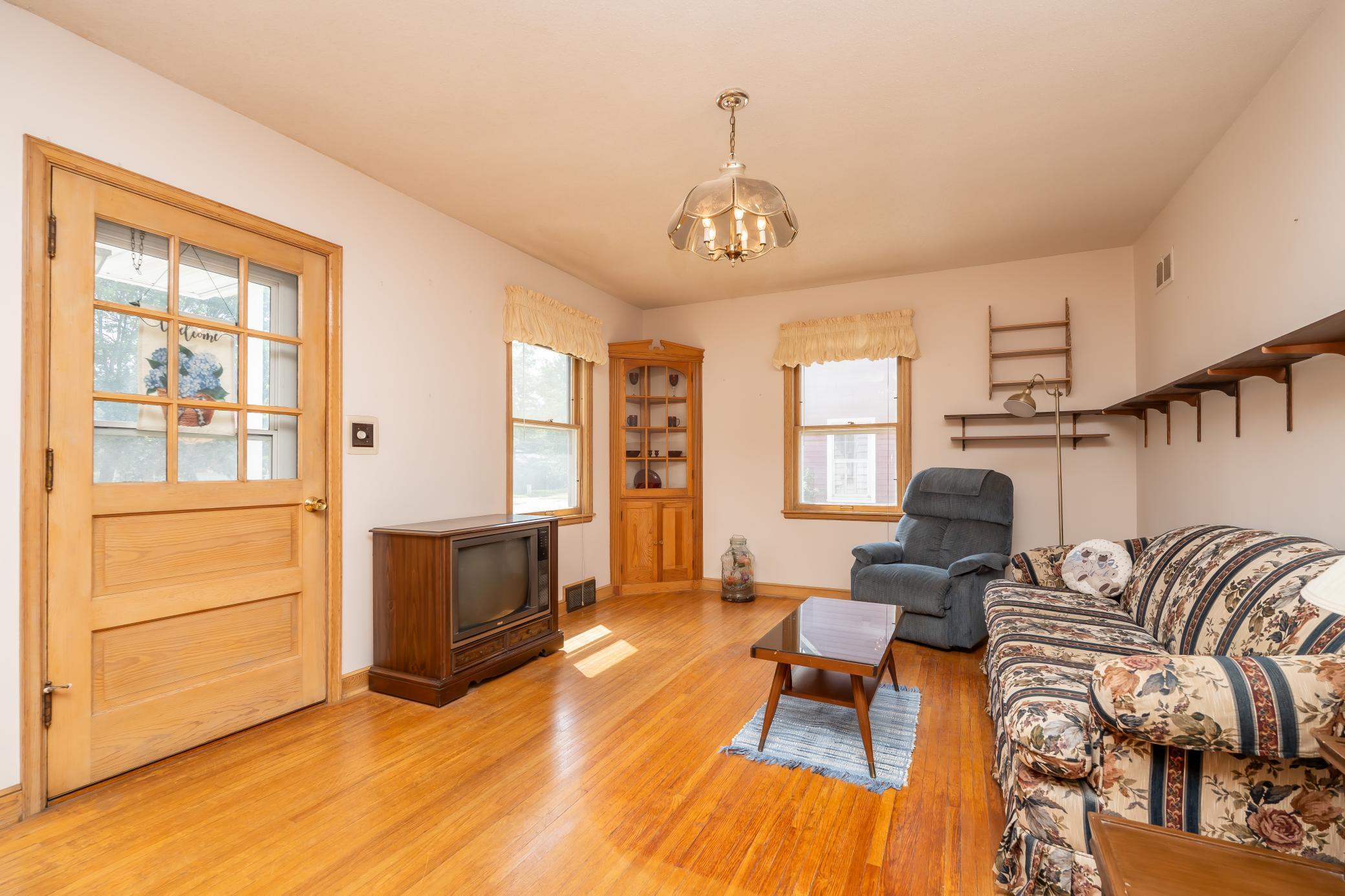 4th image of 102 5Th St Ne, Montgomery, MN 56069 | MLS# 7096018
