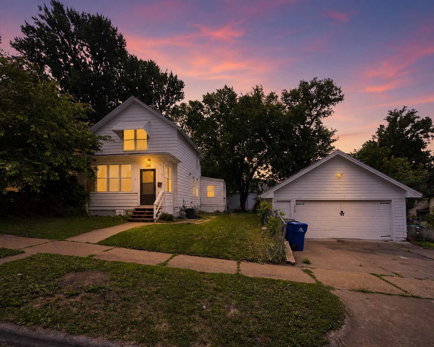 1st image of 736 Plum St, Saint Paul, MN 55106 | MLS# 7096033