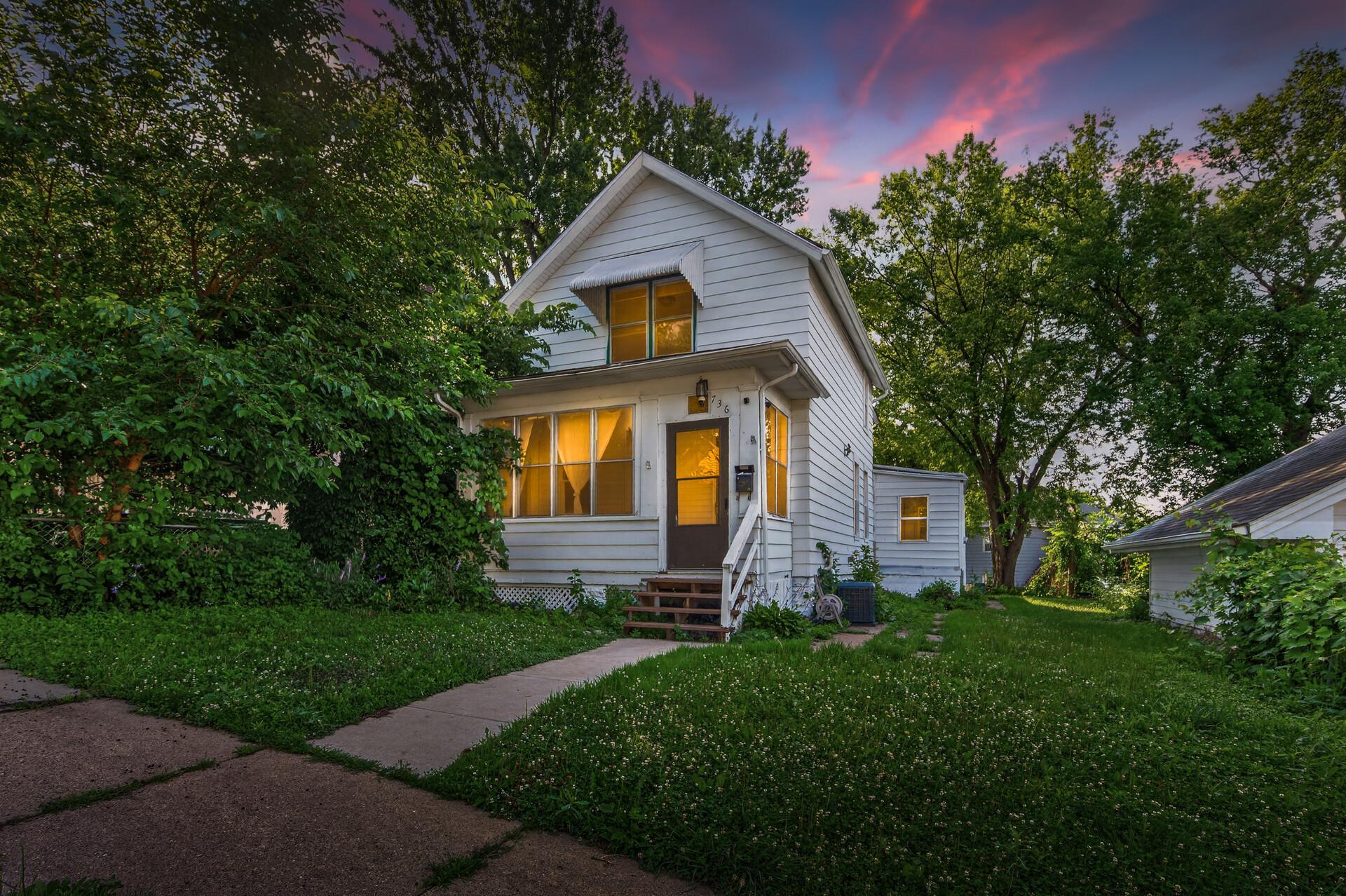 2nd image of 736 Plum St, Saint Paul, MN 55106 | MLS# 7096033