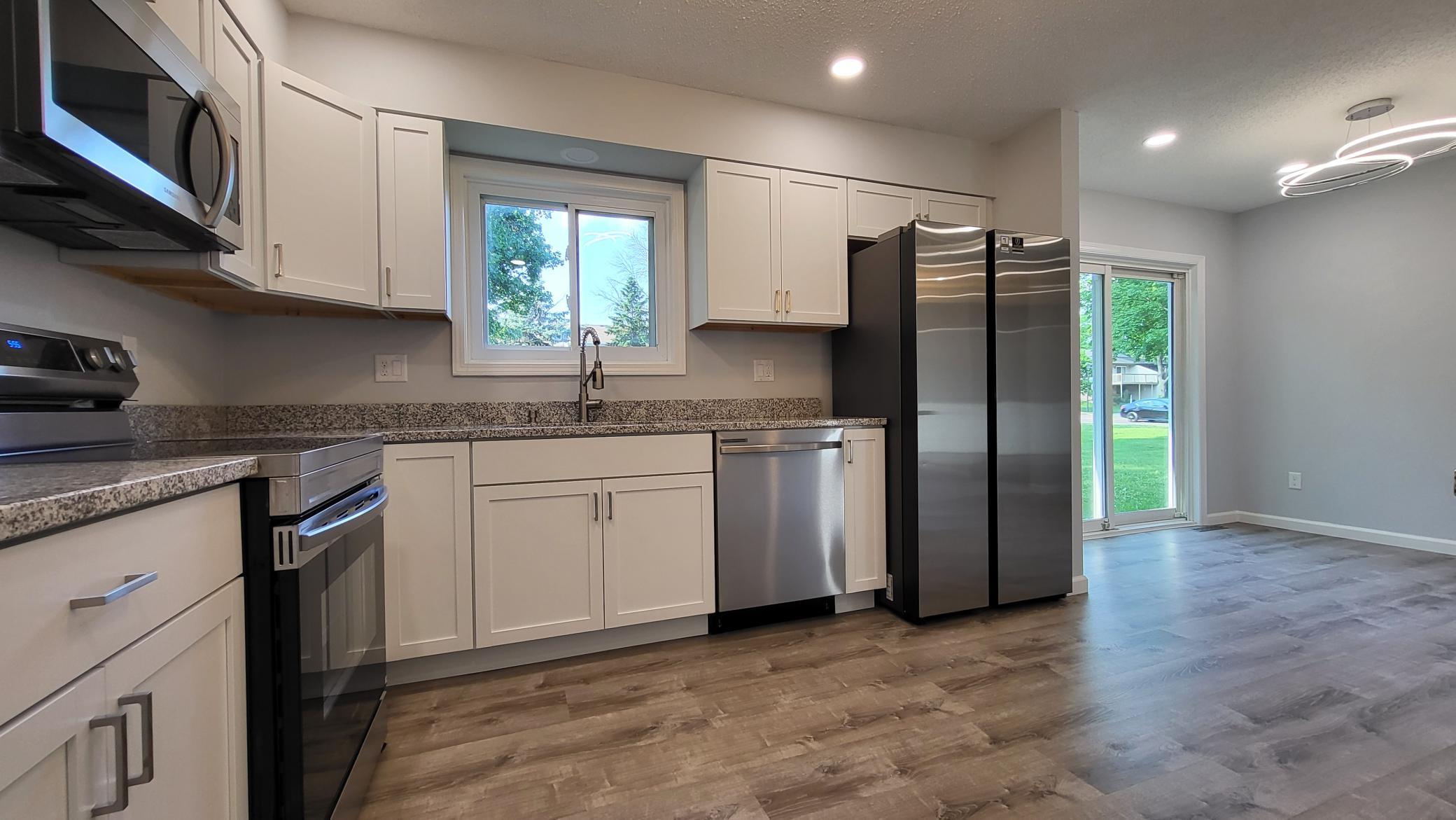Photo 5 of Single family home for sale at 524 Wood Way, Burnsville, MN 55337 | MLS# 7096170 | Listing updated on 2026-09-02