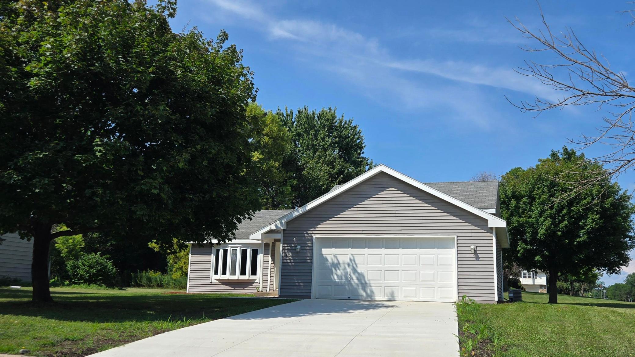 Photo 2 of Single family home for sale at 524 Wood Way, Burnsville, MN 55337 | MLS# 7096170 | Listing updated on 2026-09-02