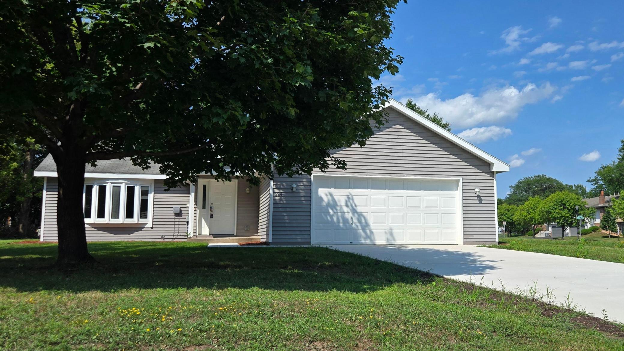 Photo 4 of Single family home for sale at 524 Wood Way, Burnsville, MN 55337 | MLS# 7096170 | Listing updated on 2026-09-02
