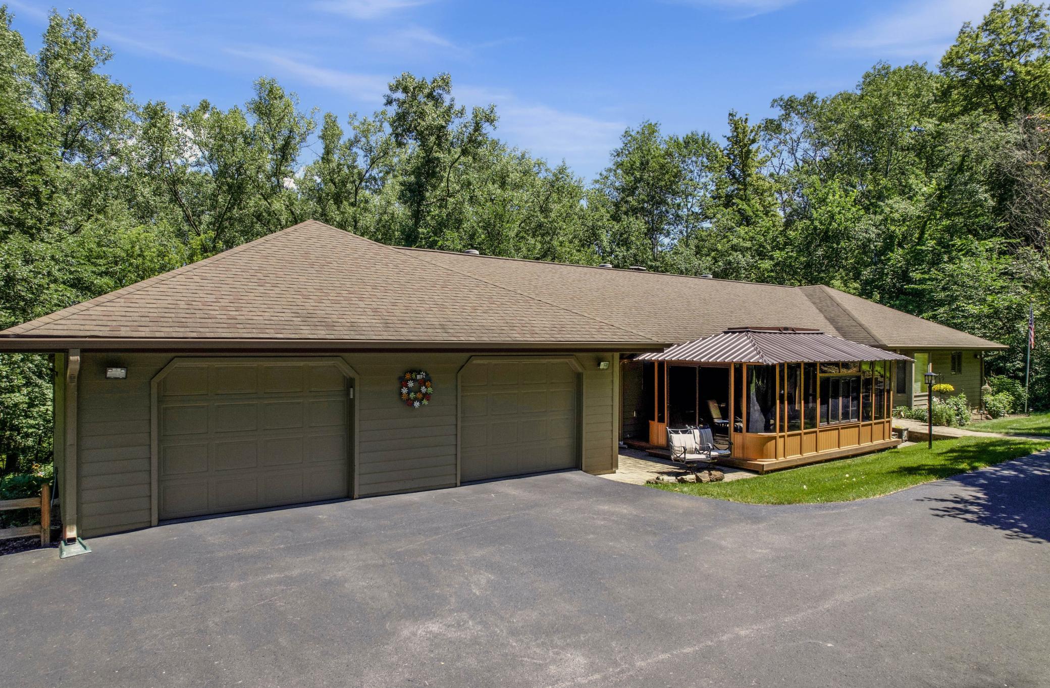 3rd image of 47060 Queens Cove Cir, La Crescent, MN 55947 | MLS# 7096217