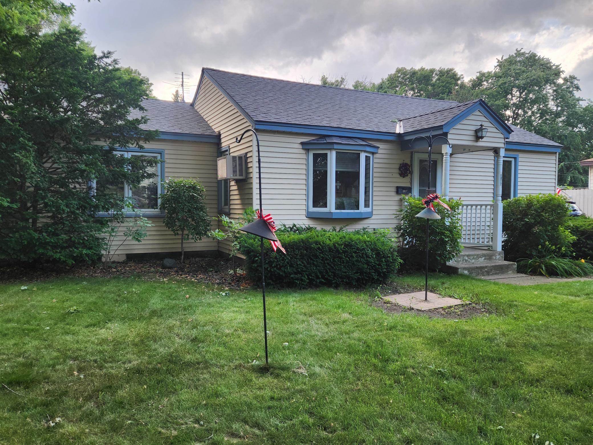 2nd image of 5817 Perry Ave N, Crystal, MN 55429 | MLS# 7096368
