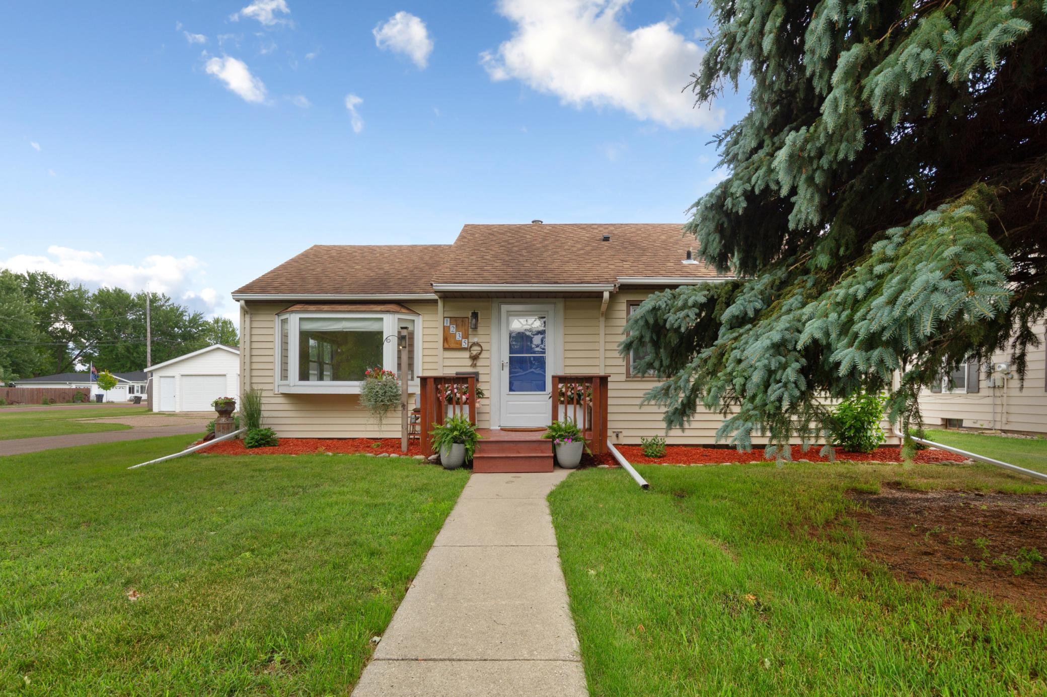 2nd image of 1235 Marsh St, Mankato, MN 56001 | MLS# 7096412
