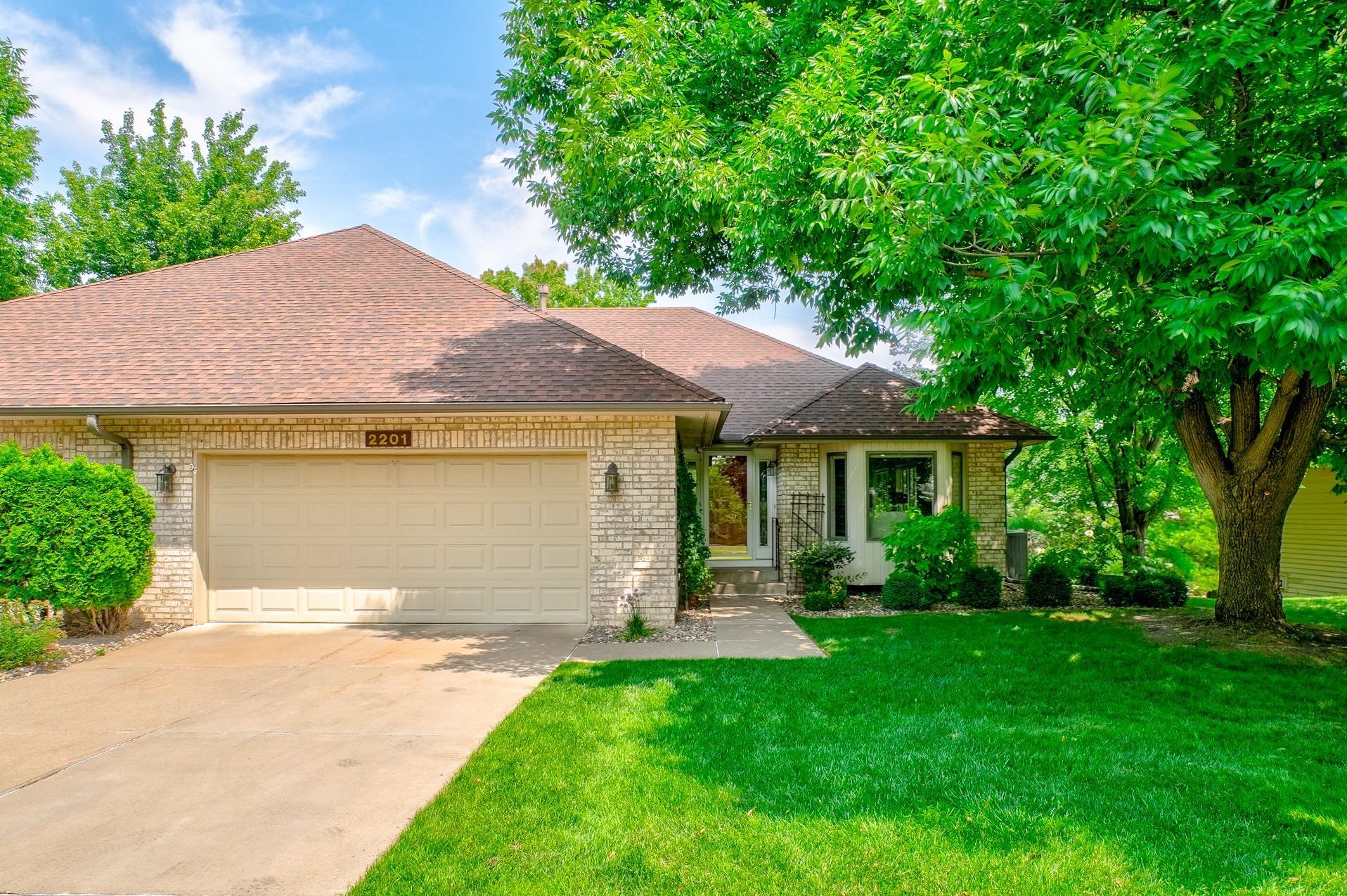 1st image of 2201 Ferris Ln, Saint Paul, MN 55113 | MLS# 7096420