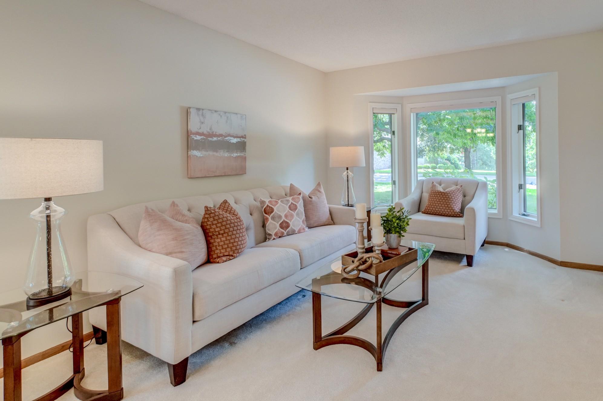 3rd image of 2201 Ferris Ln, Saint Paul, MN 55113 | MLS# 7096420