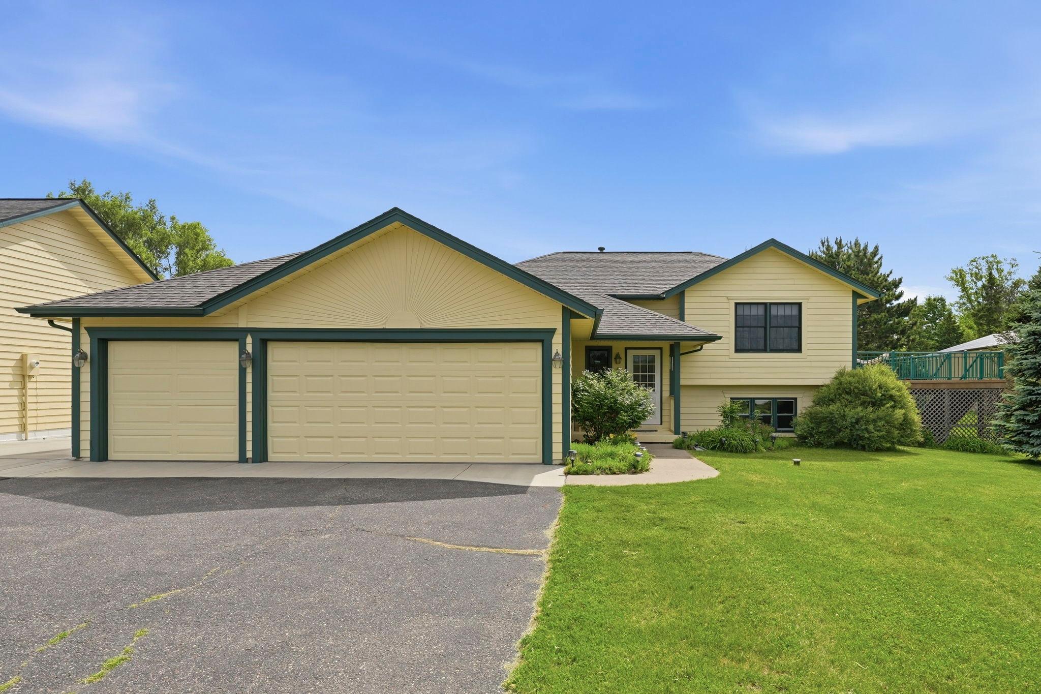 2nd image of 483 Prairie Ln, Hudson, WI 54016 | MLS# 7096614