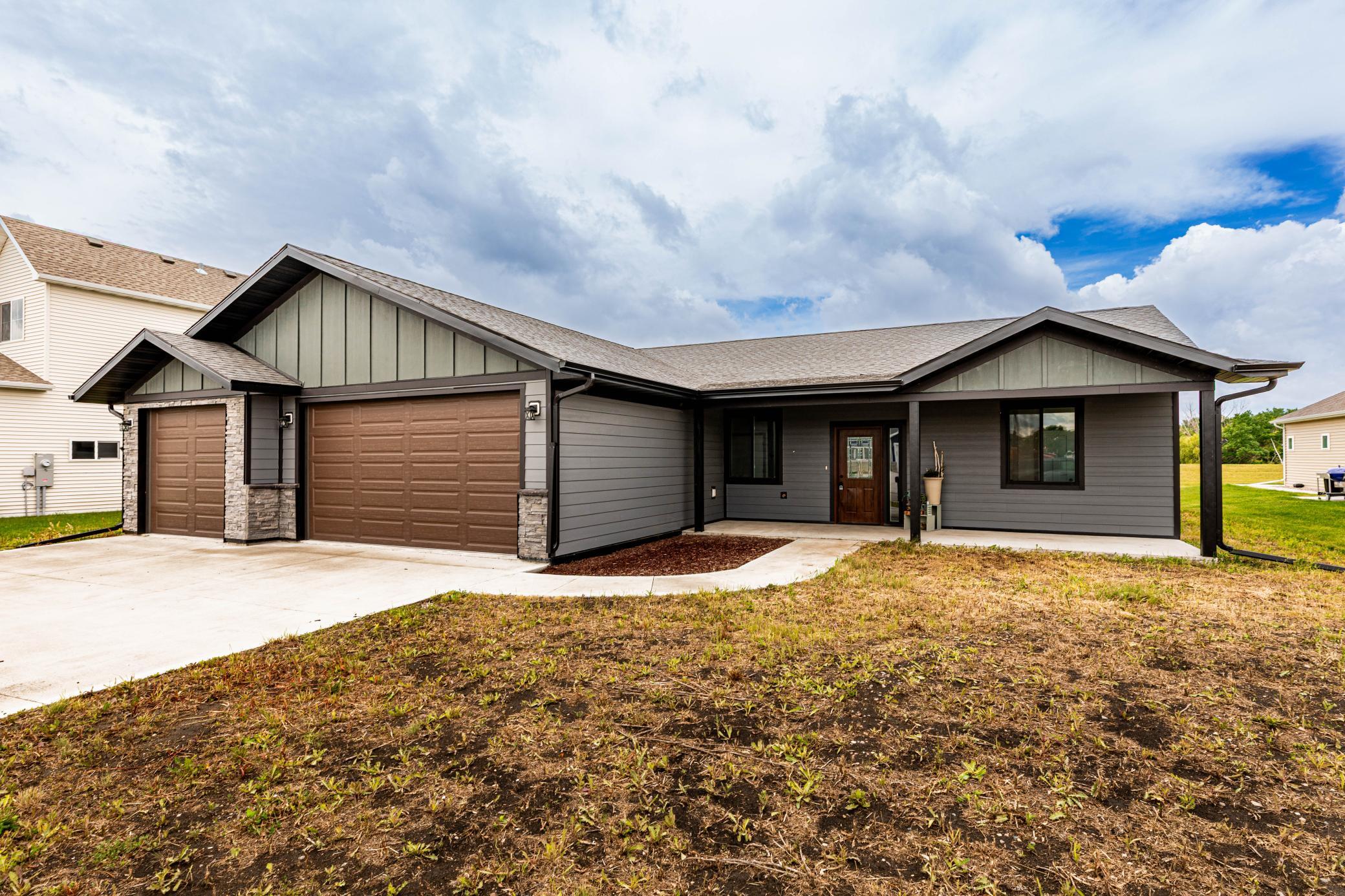 2nd image of 4712 Hampton Loop S, Moorhead, MN 56560 | MLS# 7096737