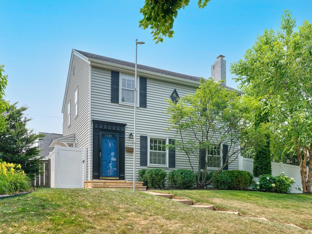 3rd image of 1626 Pinehurst Ave, Saint Paul, MN 55116 | MLS# 7096968
