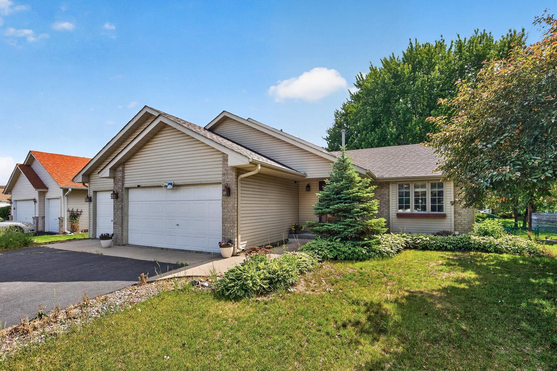 1st image of 8725 Queens Gdns, Brooklyn Park, MN 55443 | MLS# 7097037