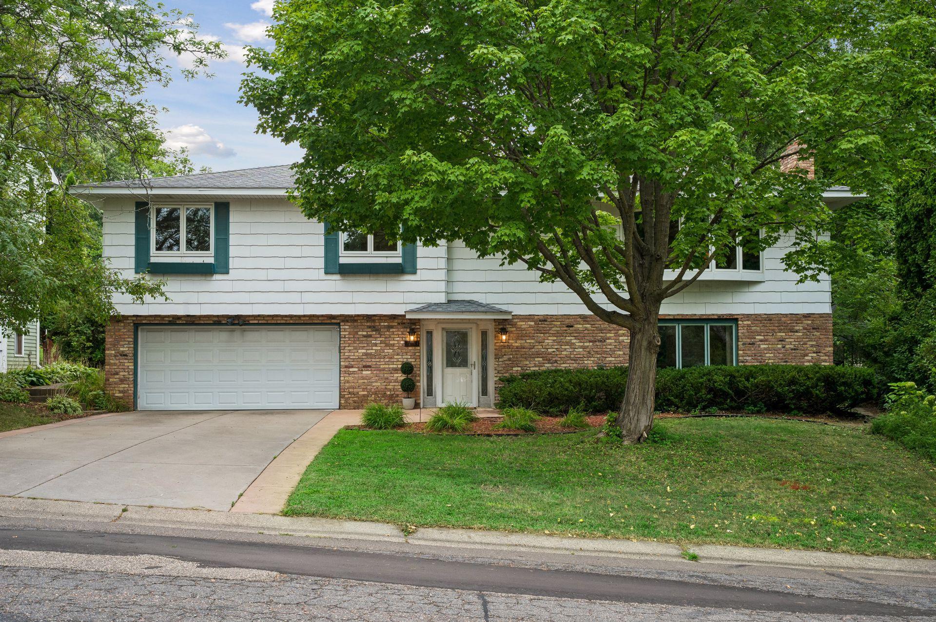 3rd image of 2863 Aglen St, Saint Paul, MN 55113 | MLS# 7097225