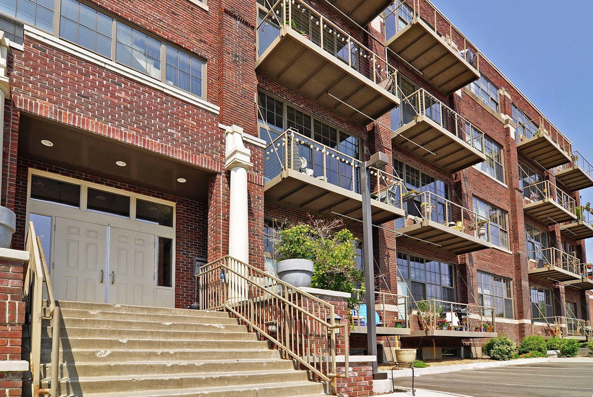 2nd image of 1901 E Hennepin Ave #305, Minneapolis, MN 55413 | MLS# 7097235