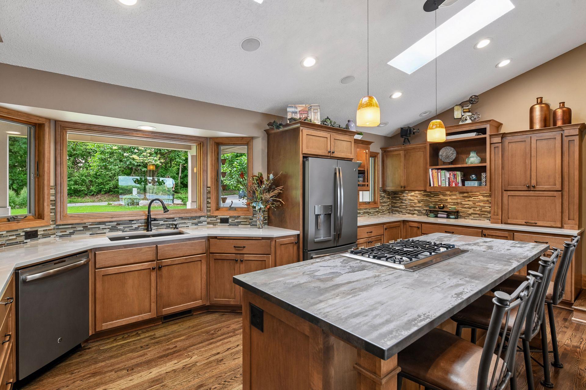 3rd image of 920 Pershing Cir, Burnsville, MN 55306 | MLS# 7097325