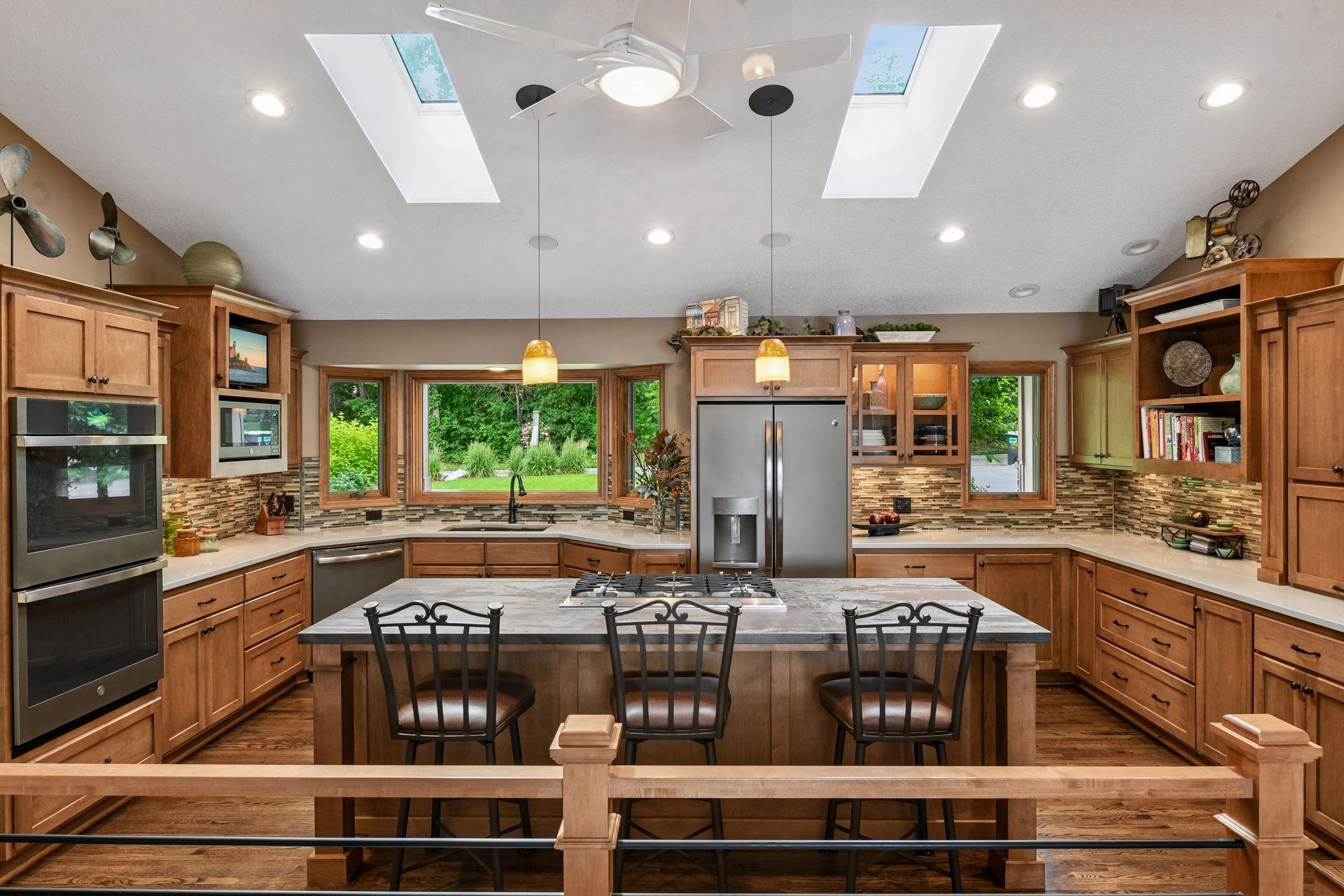 4th image of 920 Pershing Cir, Burnsville, MN 55306 | MLS# 7097325